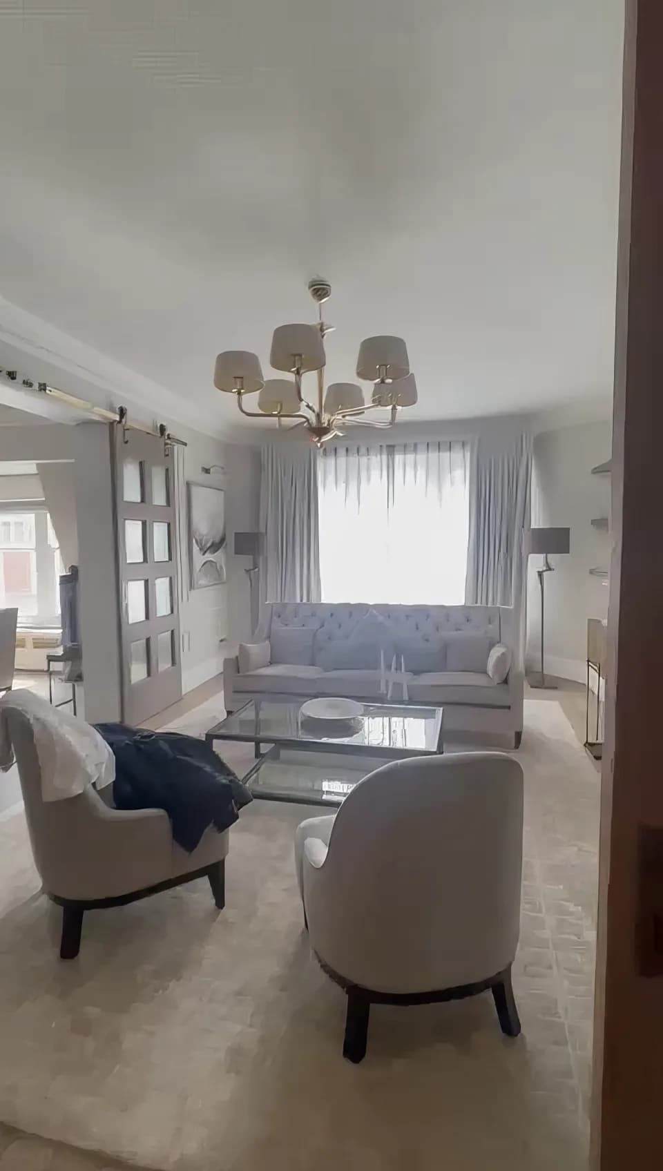 Cozy Modern Apartment with Full Amenities in Licht in Berlin - photo 1