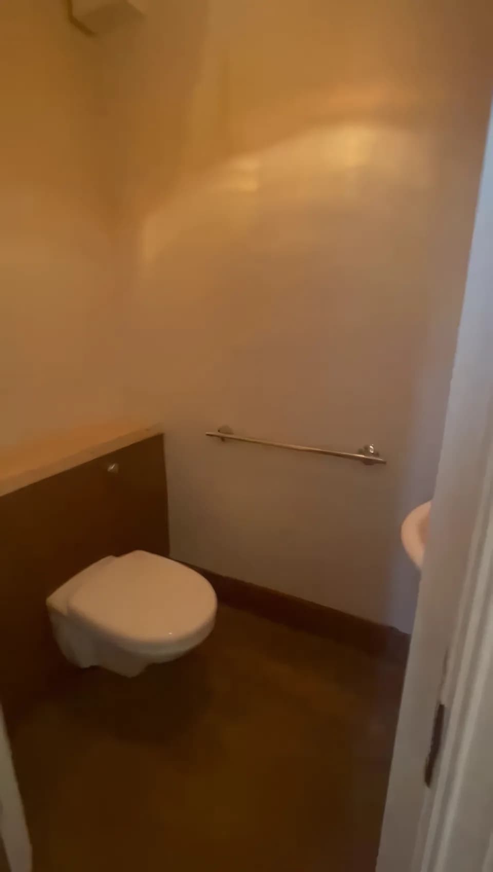 Cozy Modern Apartment with Full Amenities in Licht in Berlin - photo 10