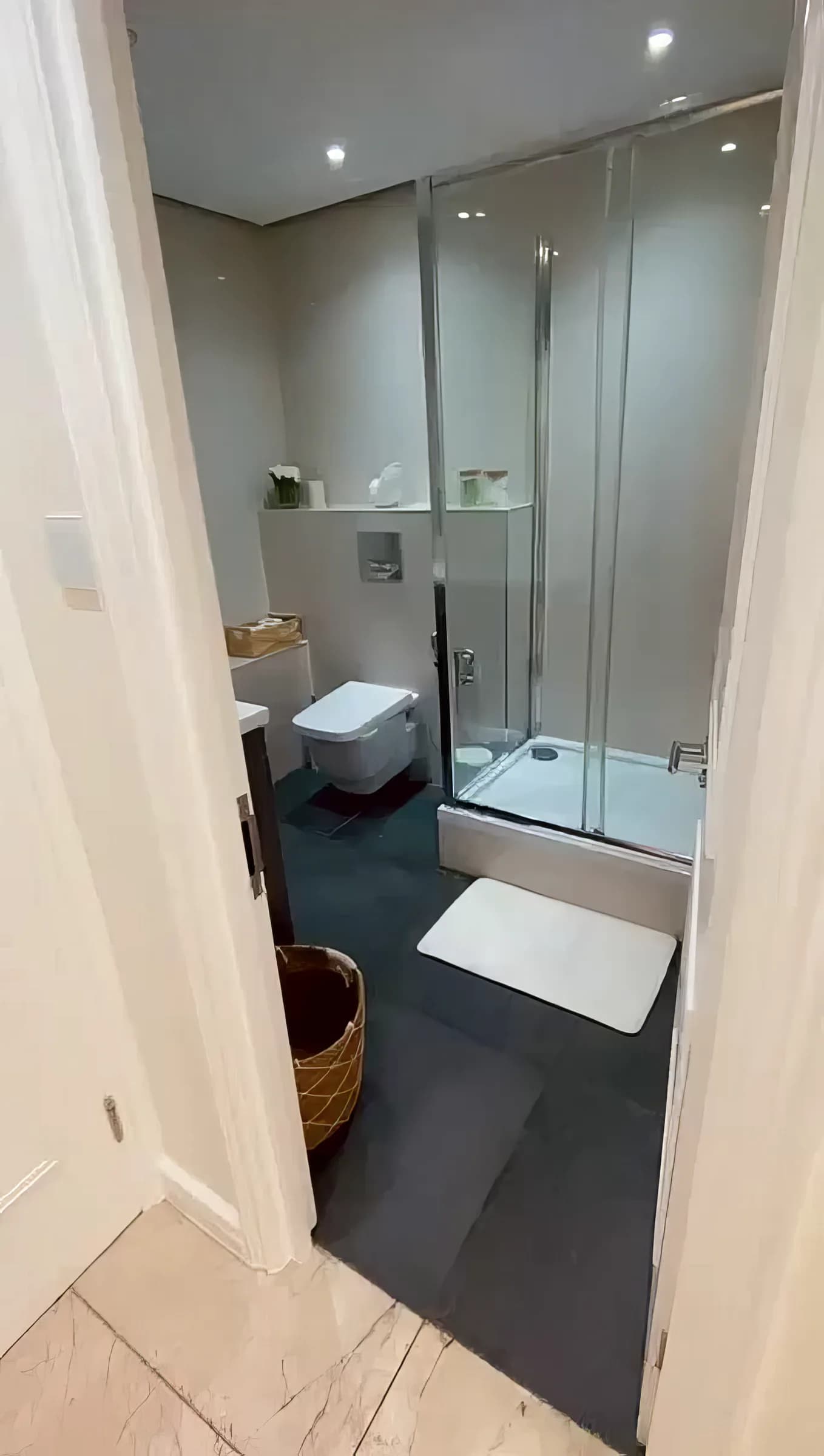 Cozy 1-Bedroom Apartment with Balcony in Berlin in Berlin - photo 20