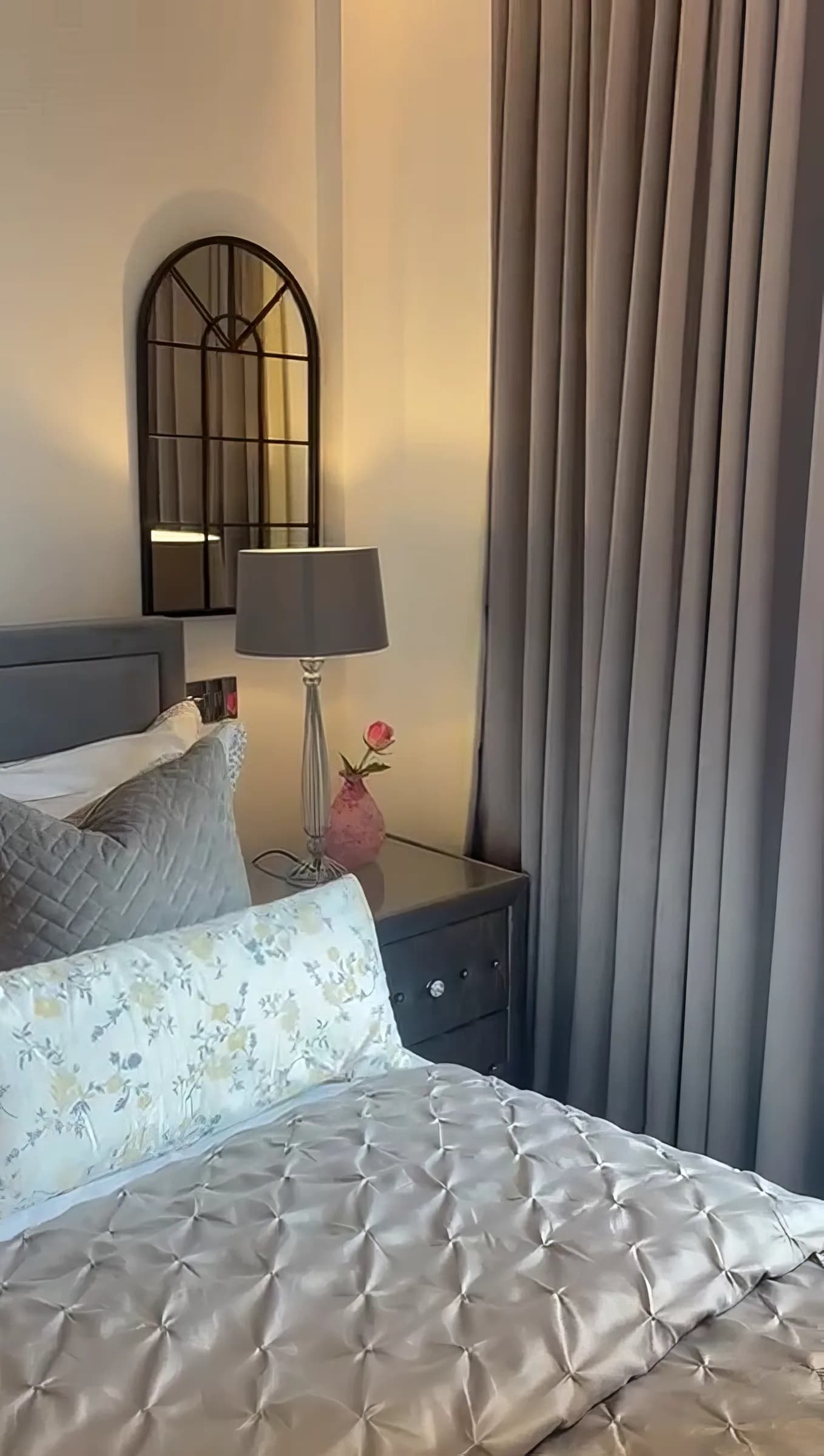 Calm city apartment near Charles Clowes Walk in London - photo 14