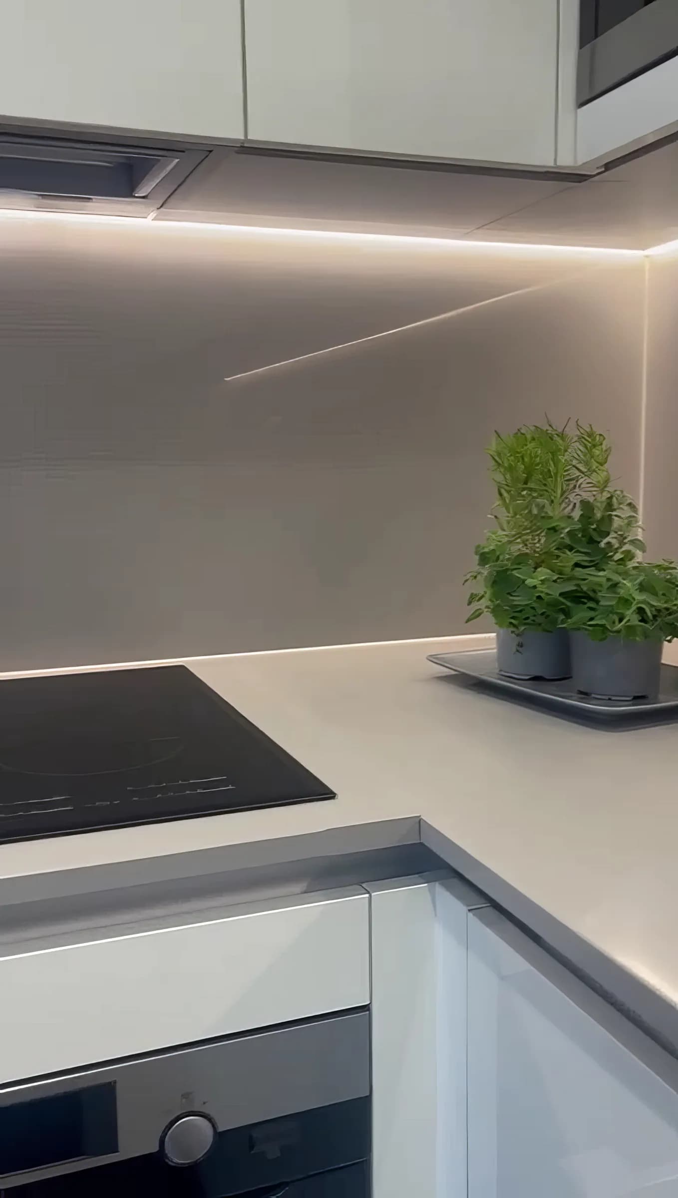 Calm city apartment near Charles Clowes Walk in London - photo 8