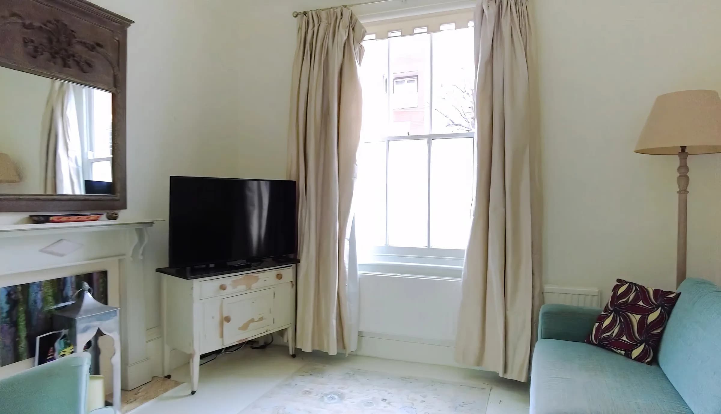 E Arbour St private apartment in London in London - photo 1