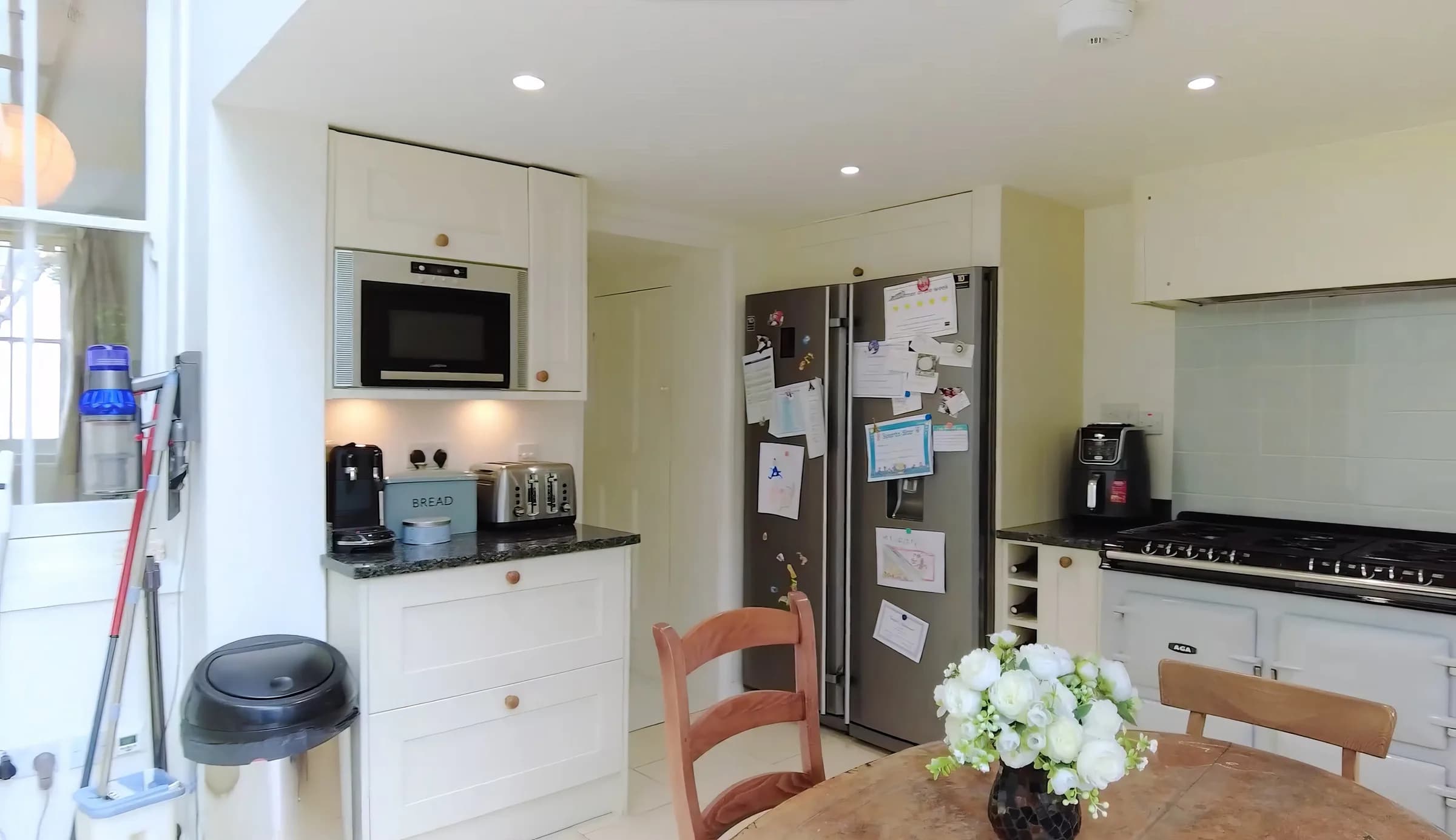 E Arbour St private apartment in London in London - photo 6
