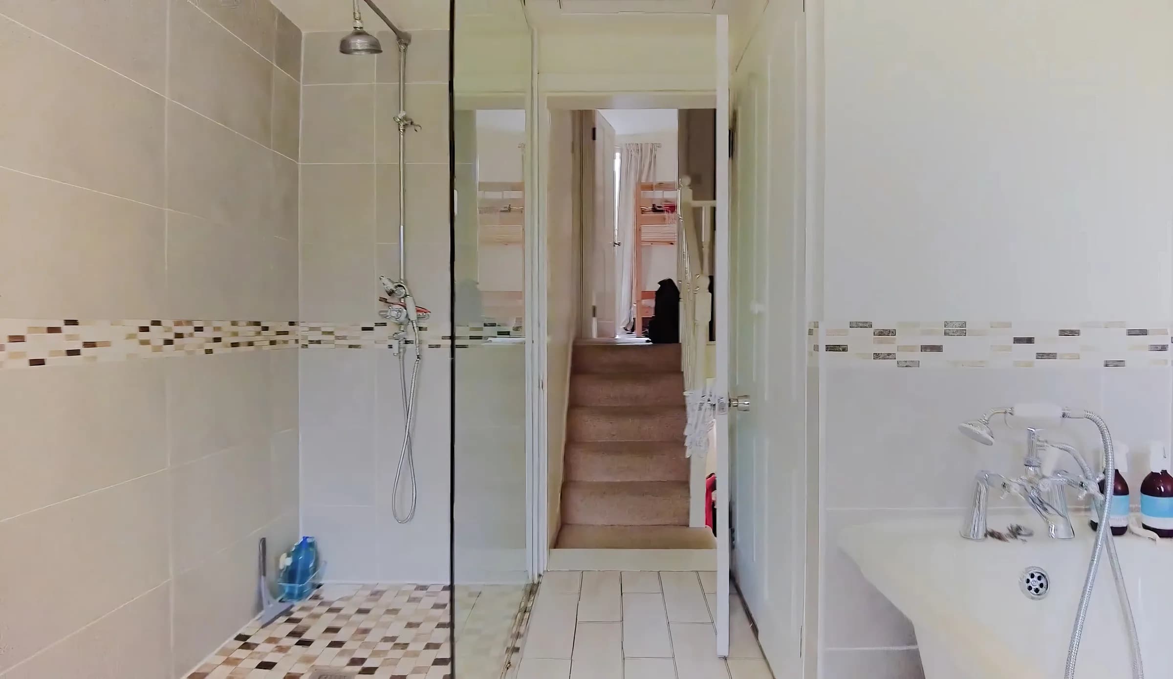 E Arbour St private apartment in London in London - photo 9
