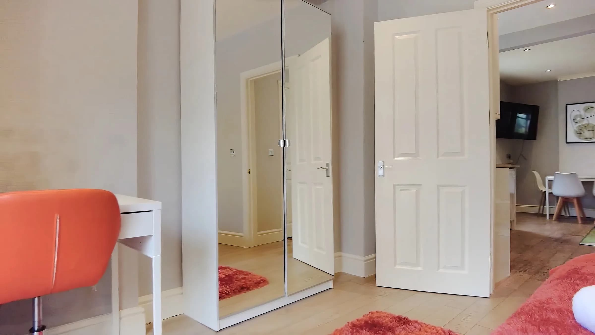 Elegant London apartment by Kennington Ln in London - photo 12