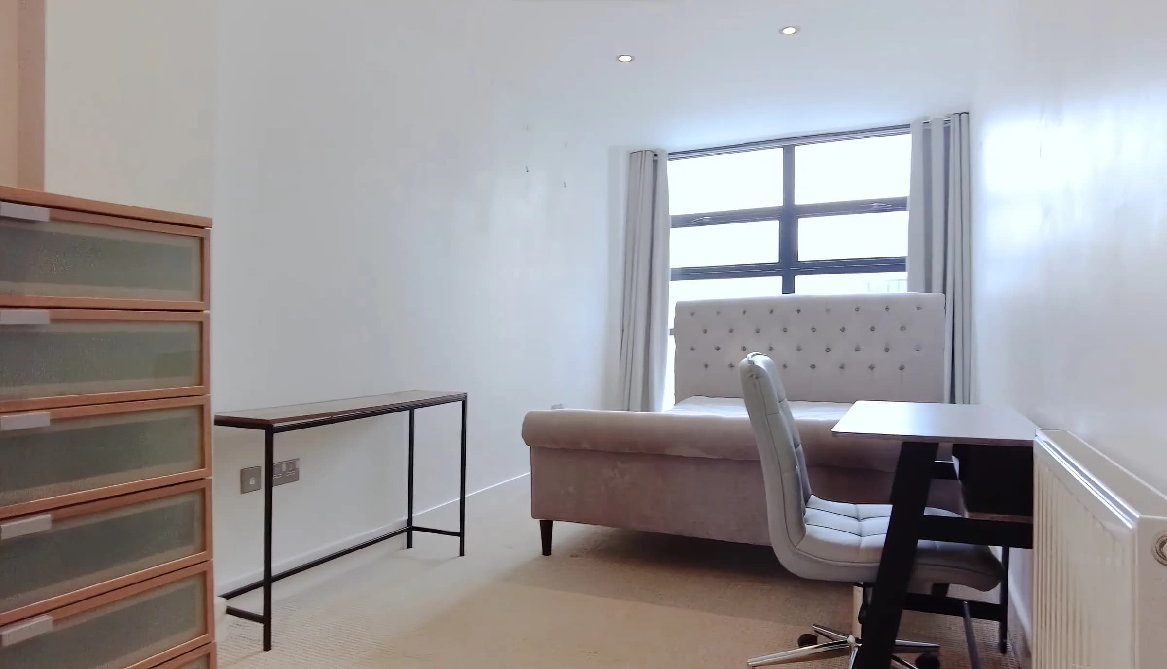 Well-presented entire apartment near Bastwick St in London - photo 1