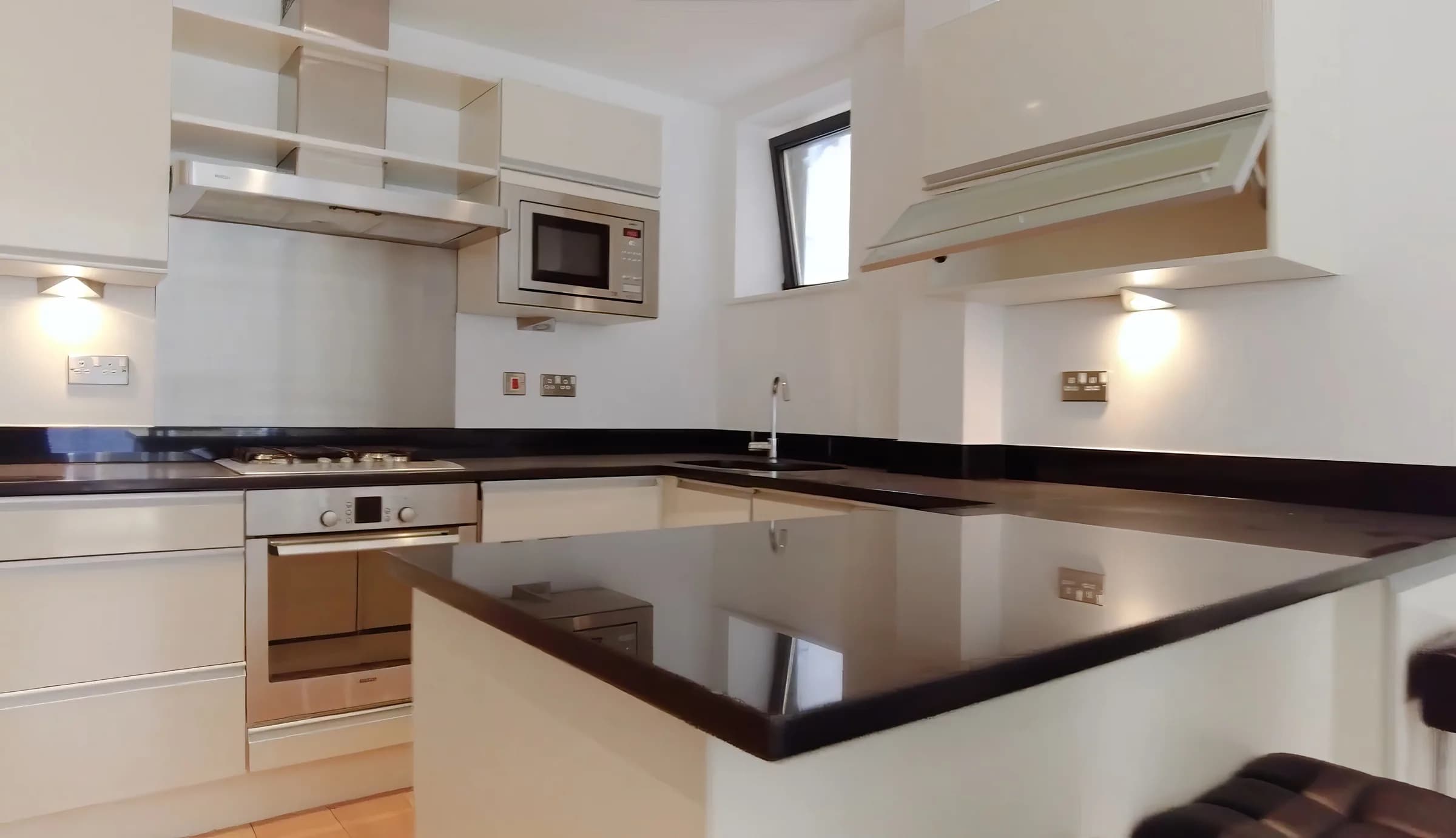 Well-presented entire apartment near Bastwick St in London - photo 15
