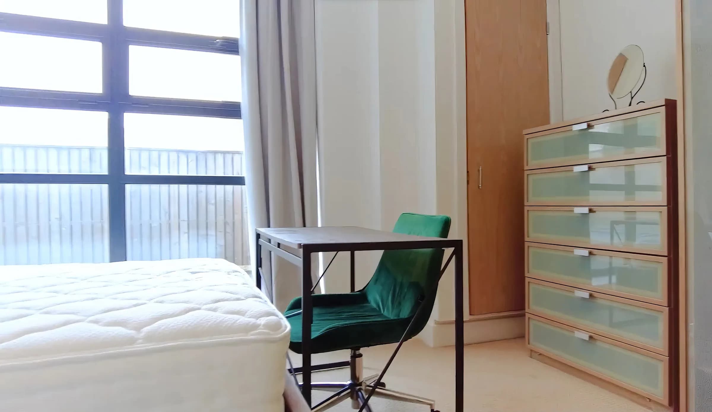 Well-presented entire apartment near Bastwick St in London - photo 7