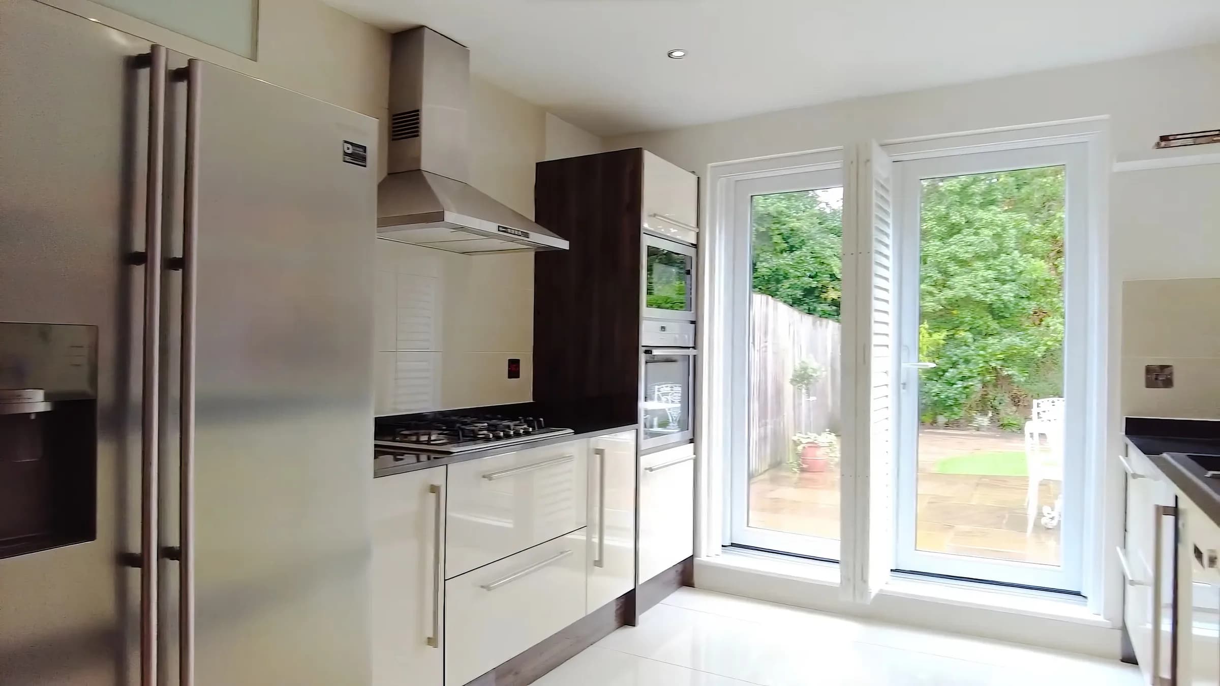 Burney Ave apartment for a Surbiton stay in Surbiton - photo 2