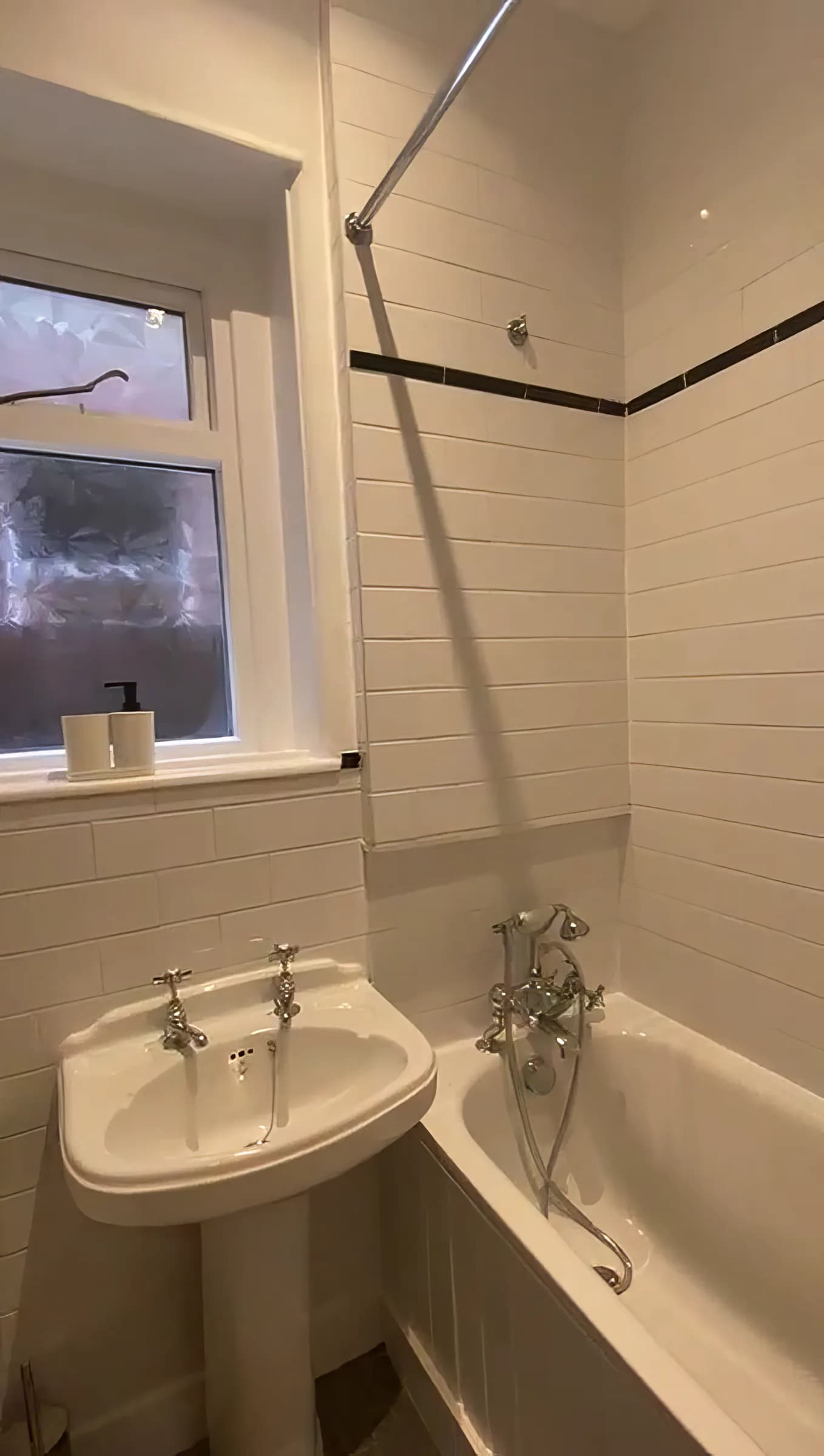 Queens Ave apartment for a London stay in London - photo 11
