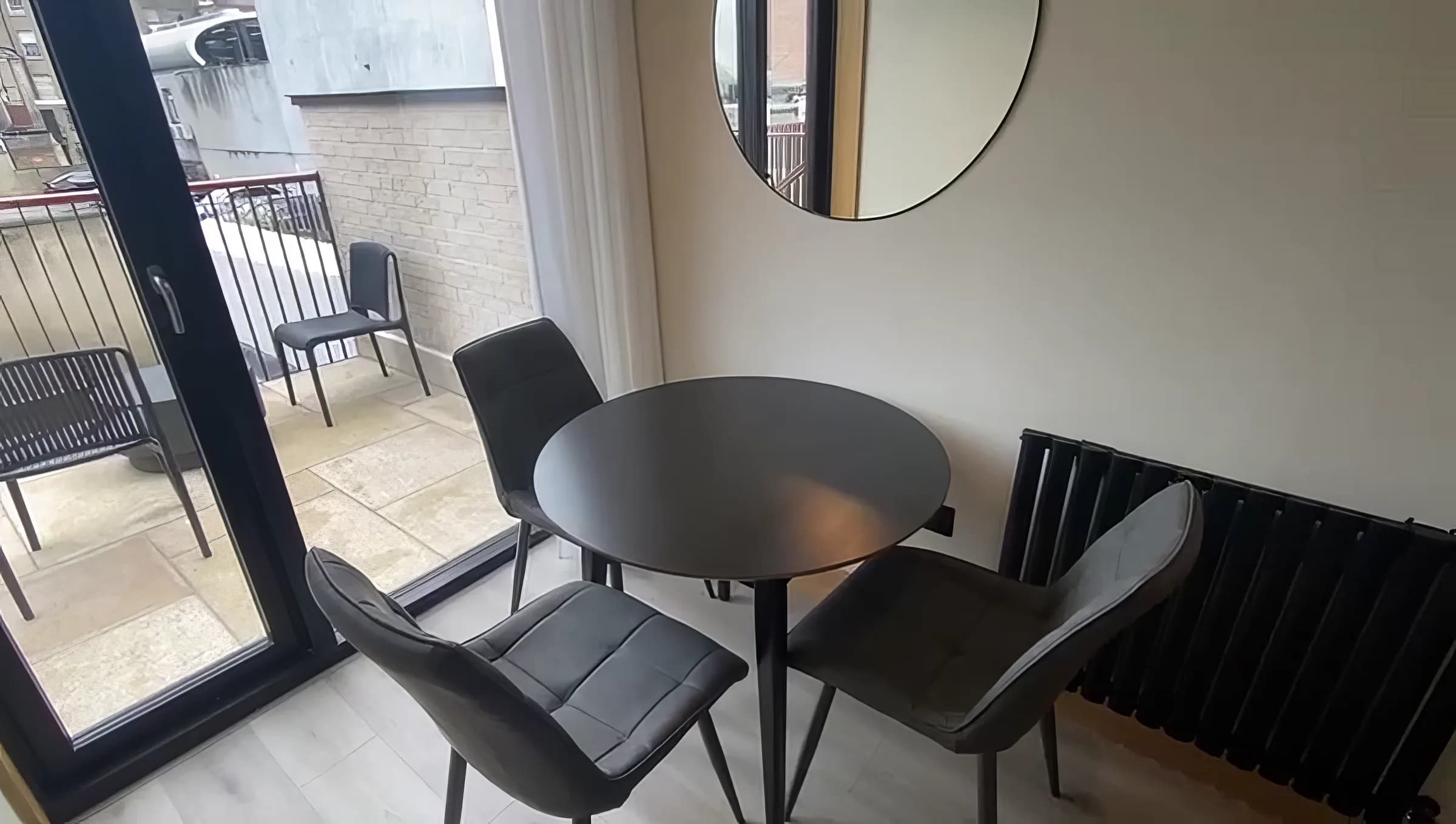 Pembroke Ln entire apartment in Dublin in Dublin - photo 1