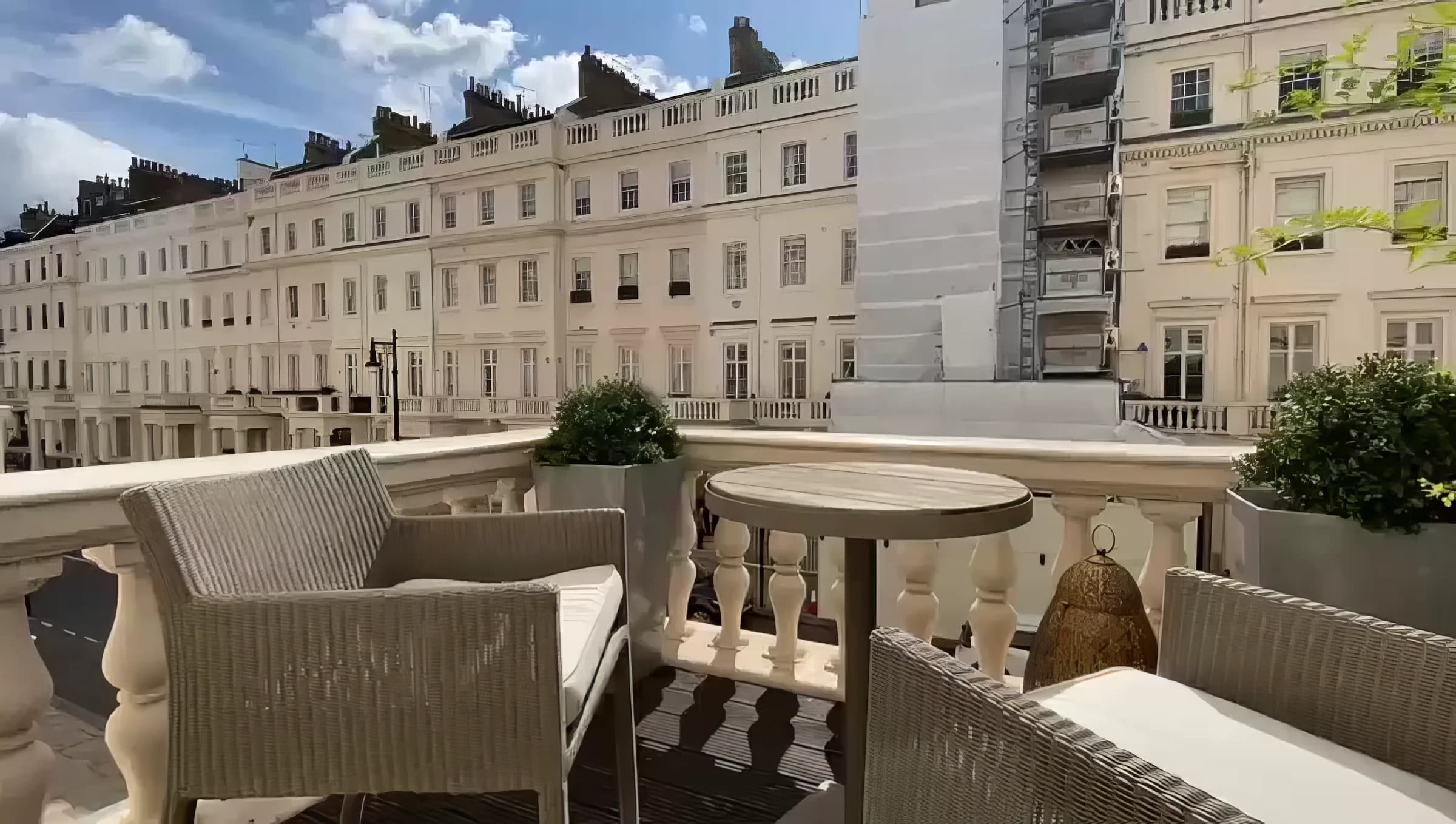 Well-presented city apartment near Eaton Pl in London - photo 3
