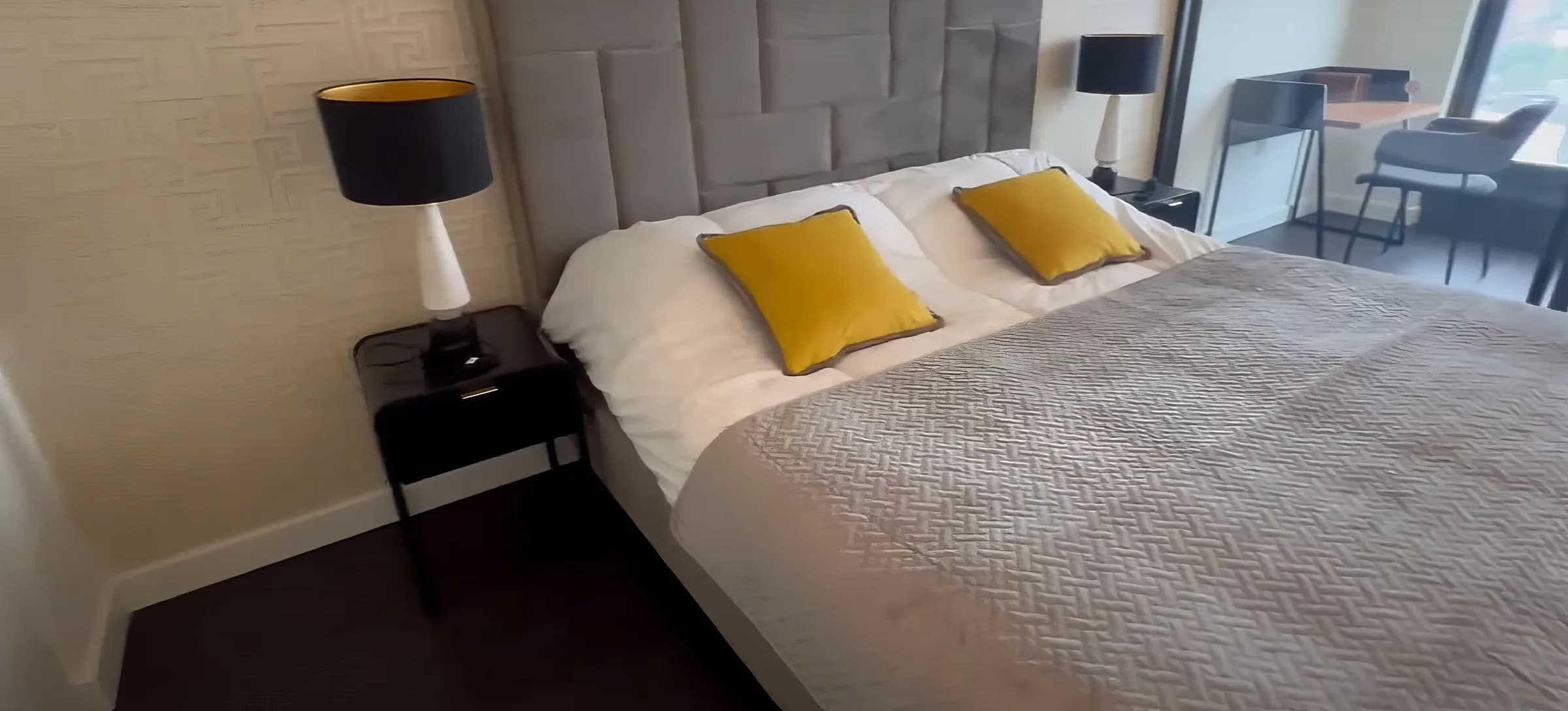 Bright apartment stay near Bondway in London - photo 12