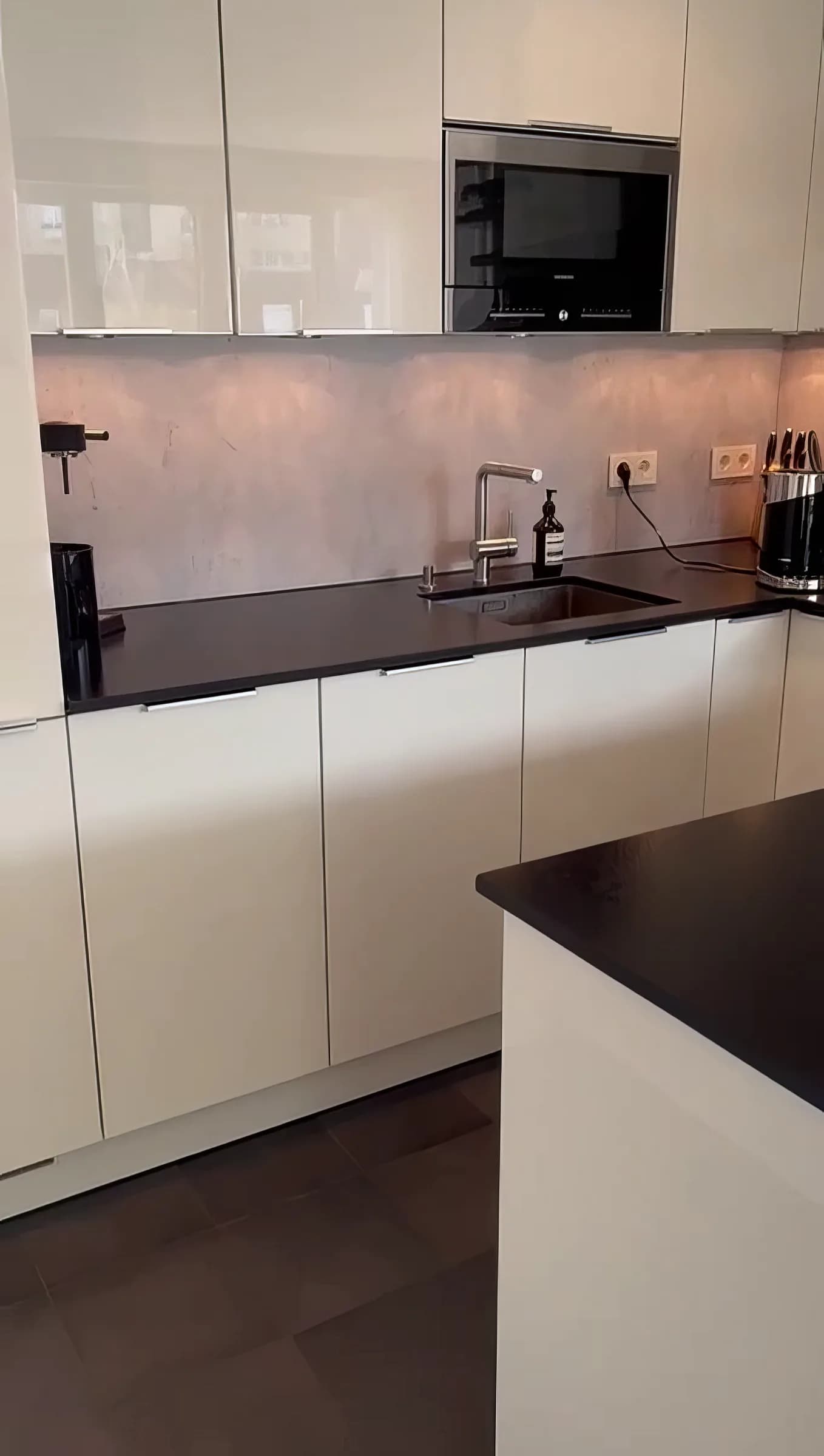 Inviting Munich apartment by Augustenstraße in Munich - photo 2