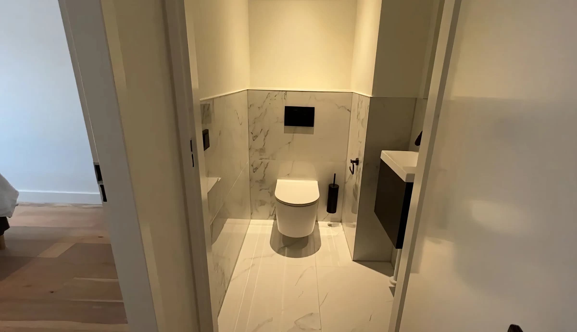 Modern Amsterdam apartment by Nieuwe Jonkerstraat in Amsterdam - photo 11