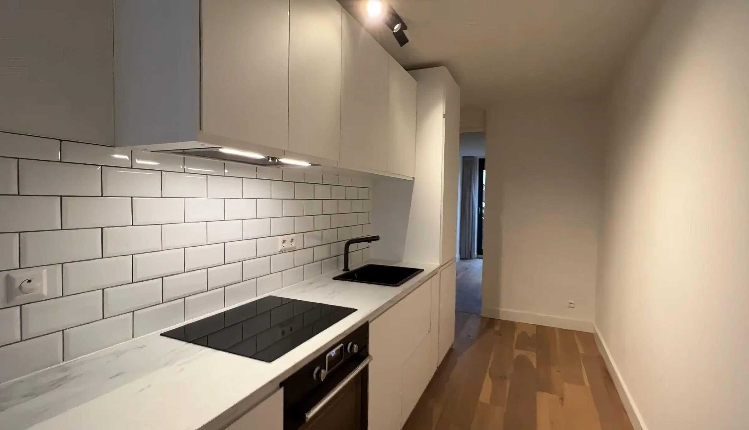 Modern Amsterdam apartment by Nieuwe Jonkerstraat in Amsterdam - photo 3
