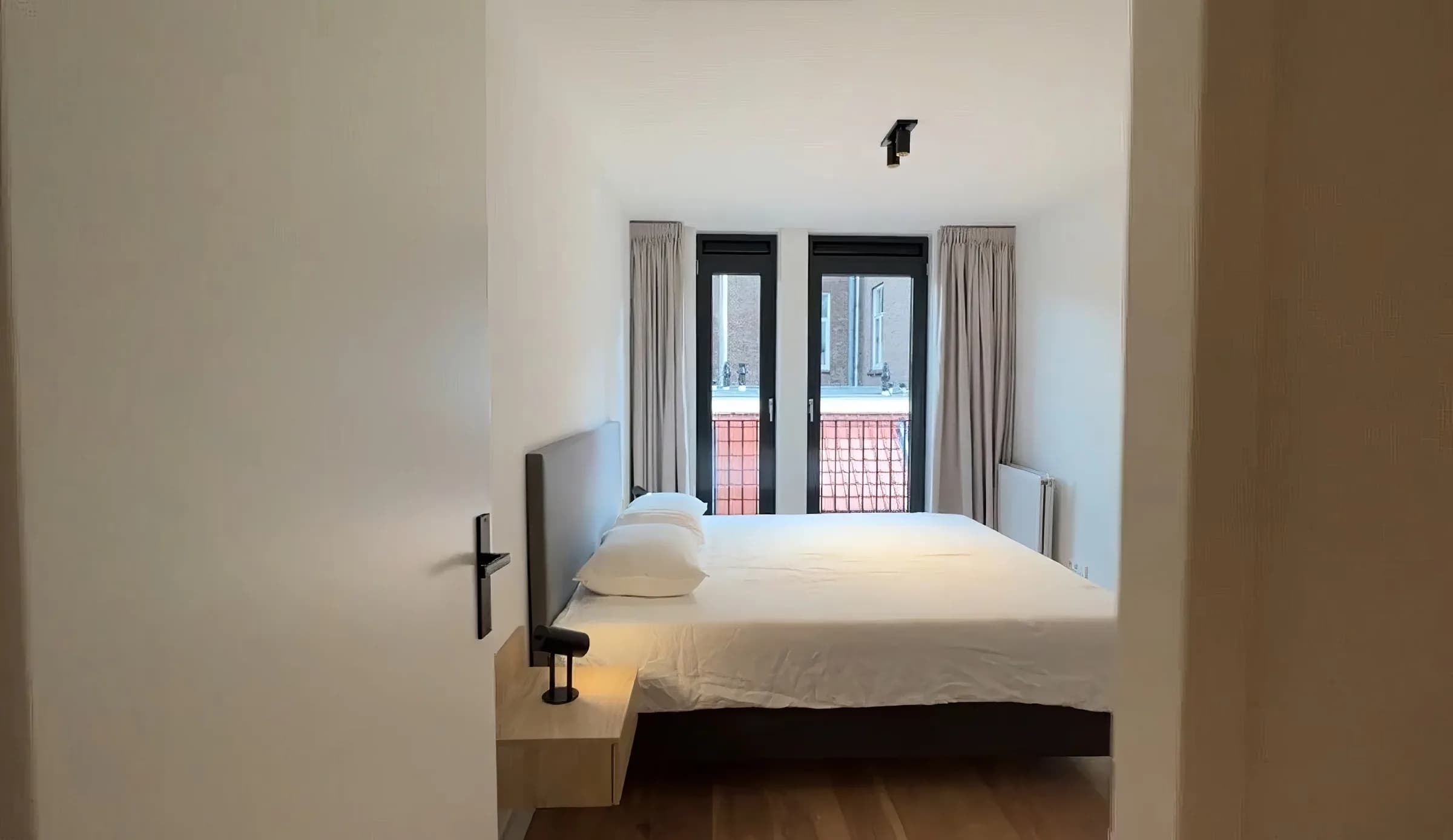 Modern Amsterdam apartment by Nieuwe Jonkerstraat in Amsterdam - photo 9