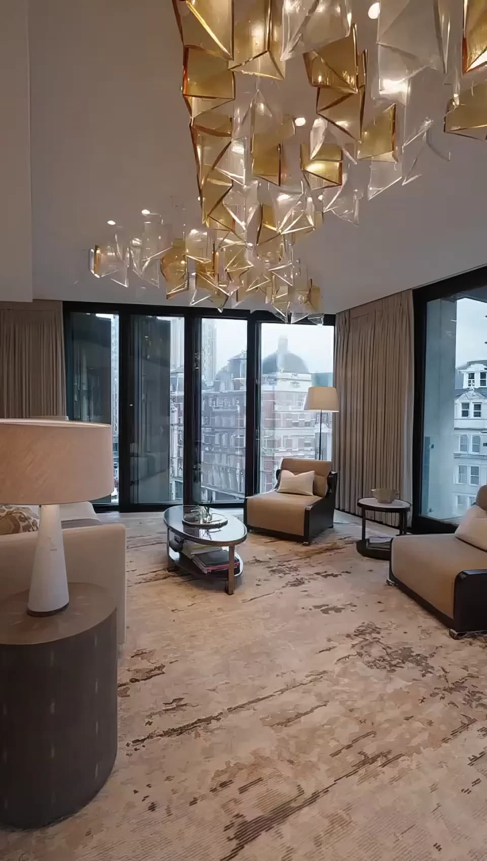 Comfortable London apartment by One Hyde Park in London - photo 1