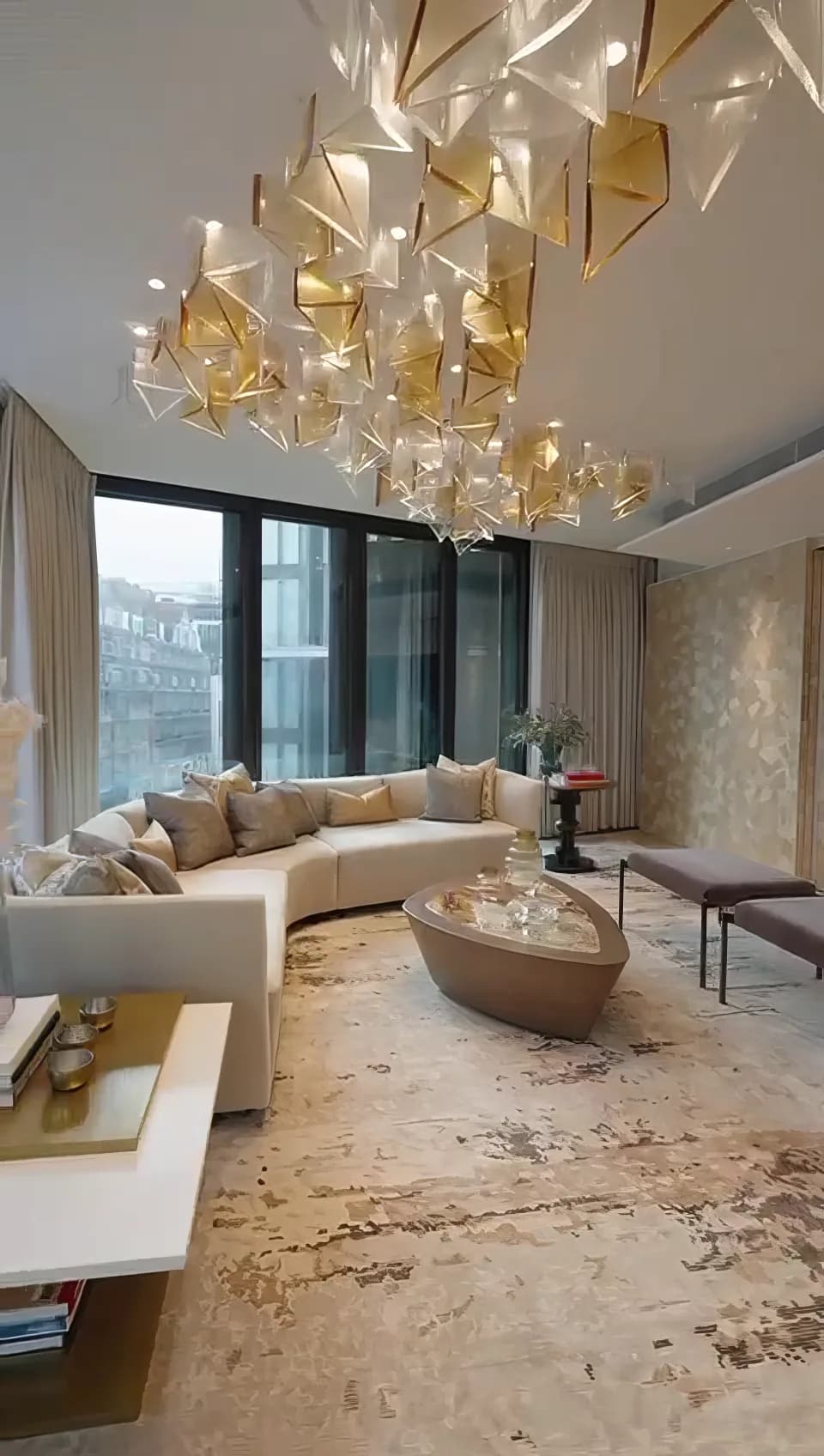 Comfortable London apartment by One Hyde Park in London - photo 2