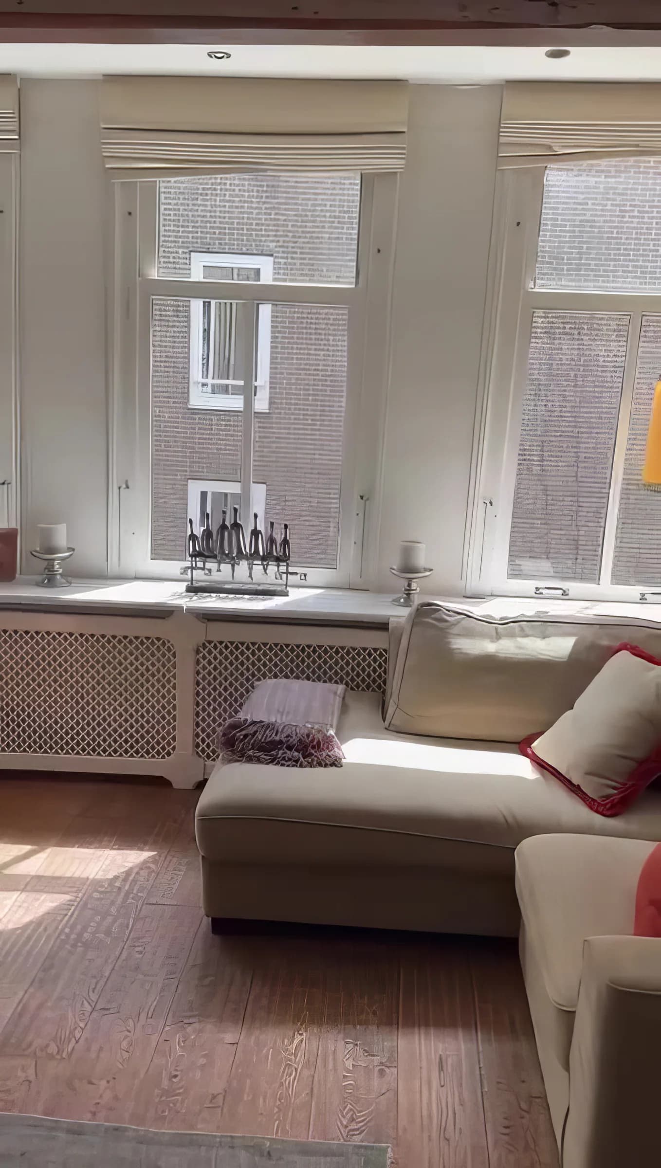Refined entire apartment near Rozenstraat in Amsterdam - photo 2