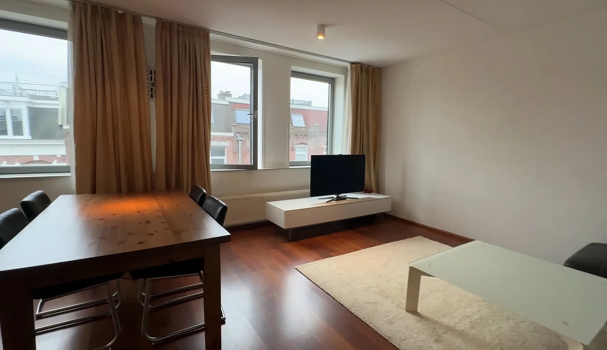 Amsterdam entire apartment near Ten Katestraat in Amsterdam - photo 2