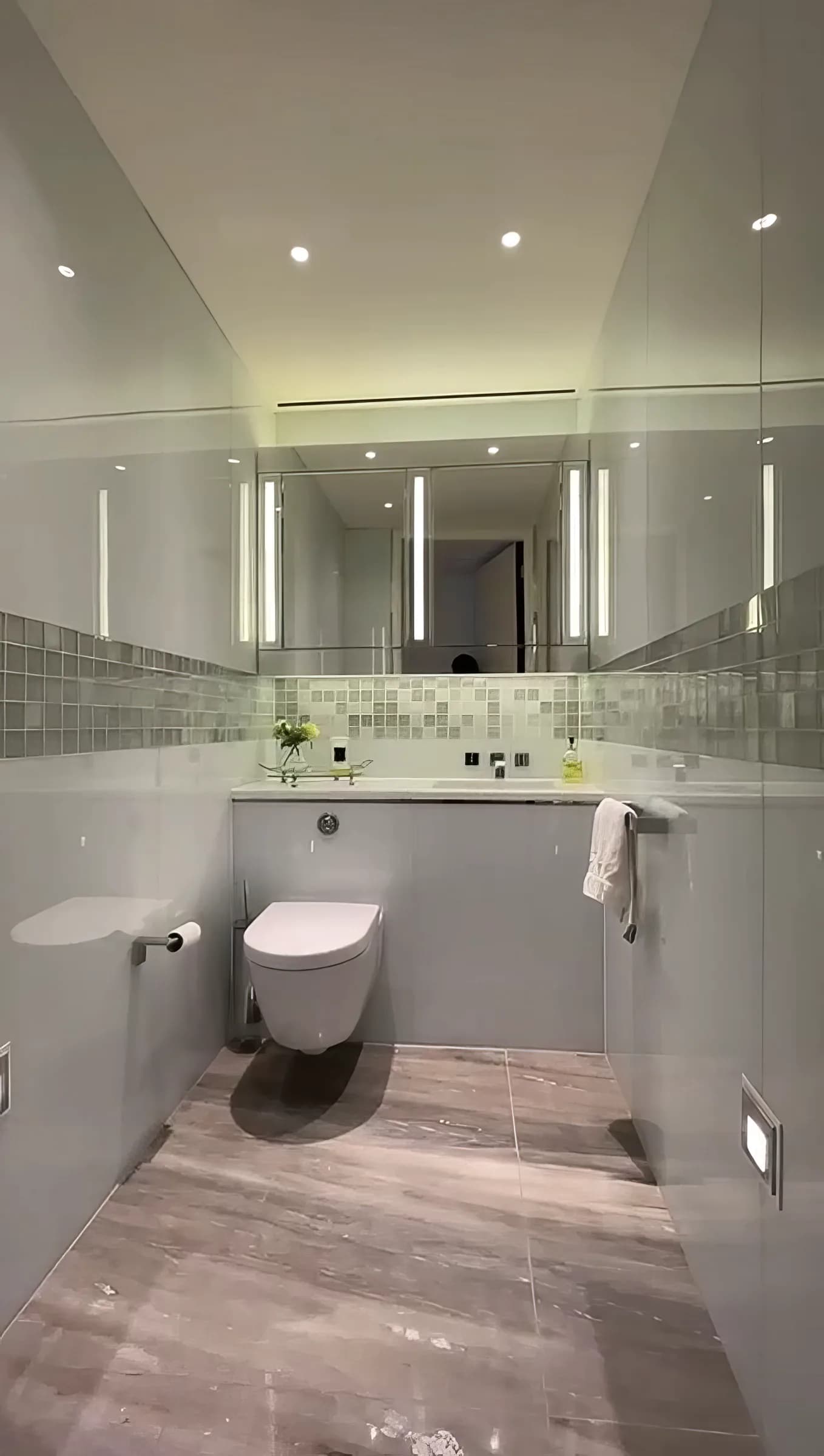 London apartment near The Heron in London - photo 10