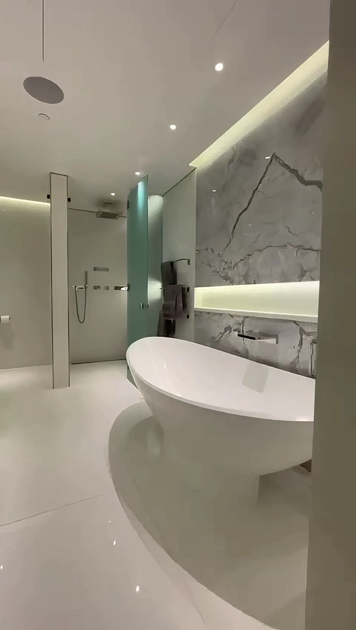 London apartment near The Heron in London - photo 13