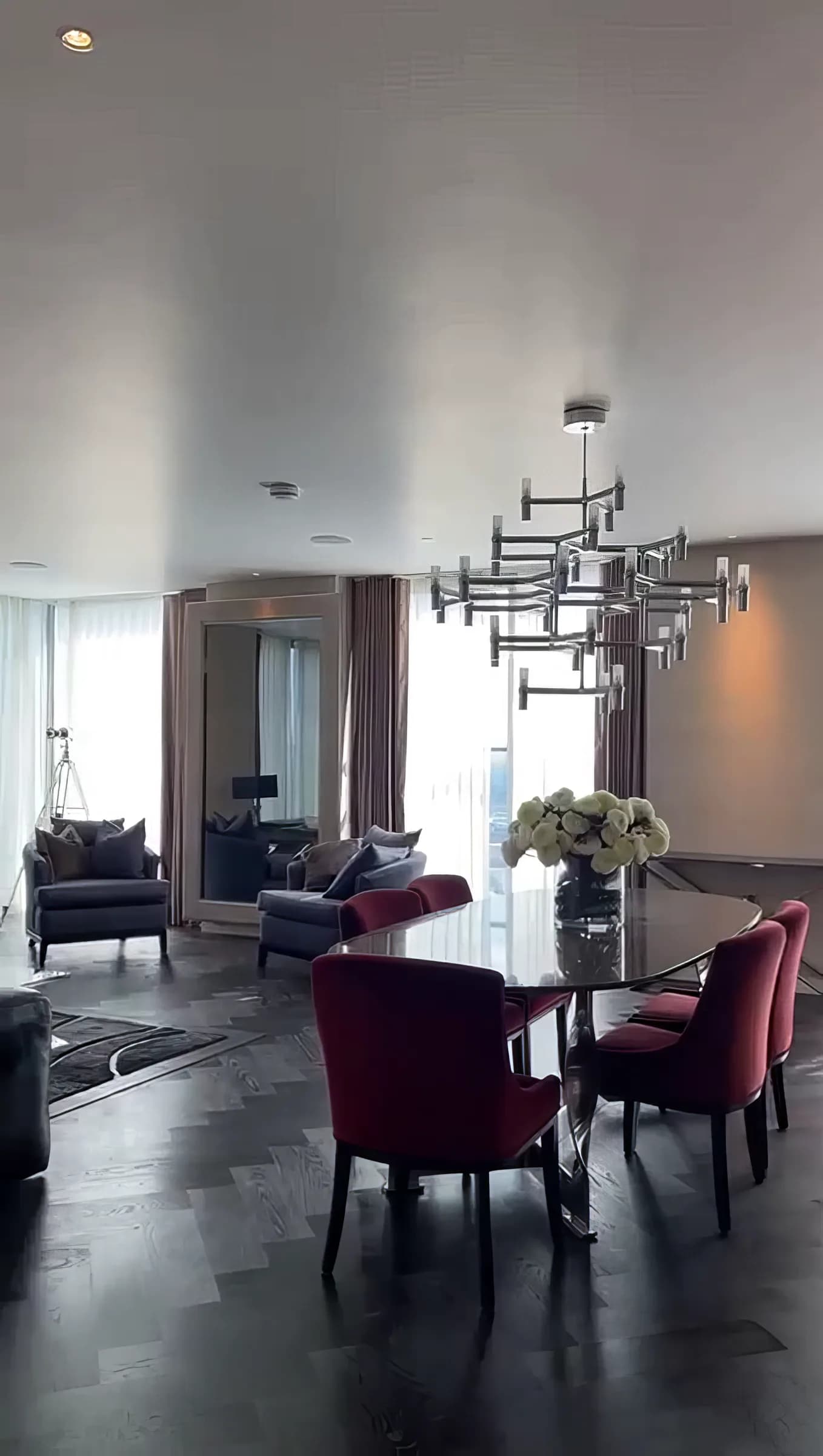 London apartment near The Heron in London - photo 2