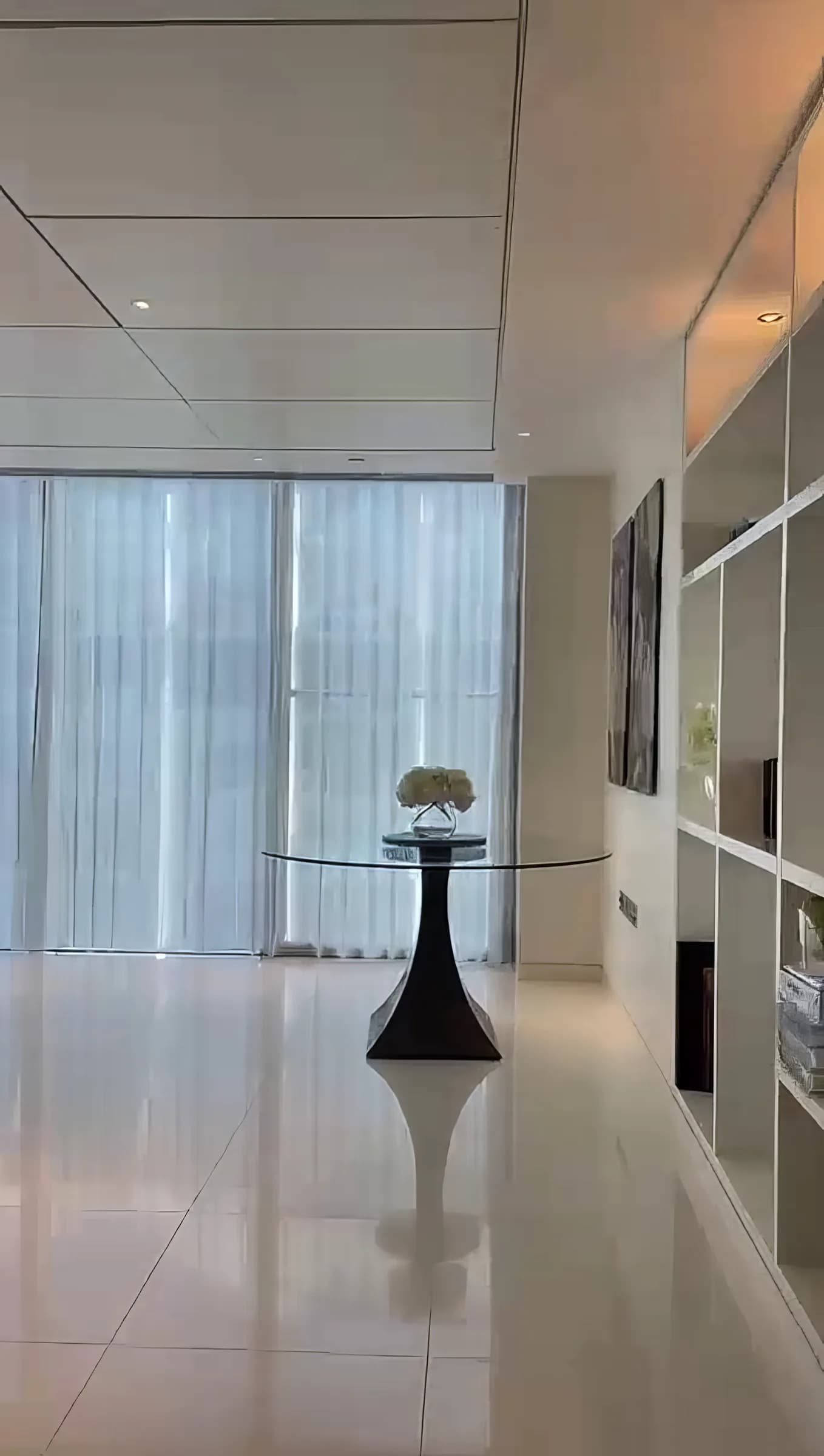 London apartment near The Heron in London - photo 3