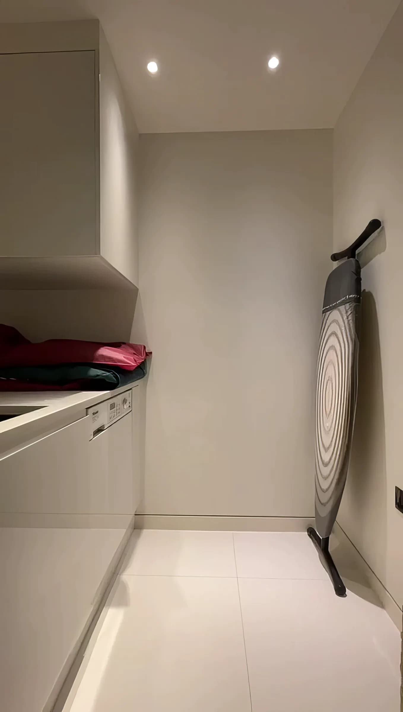 London apartment near The Heron in London - photo 9