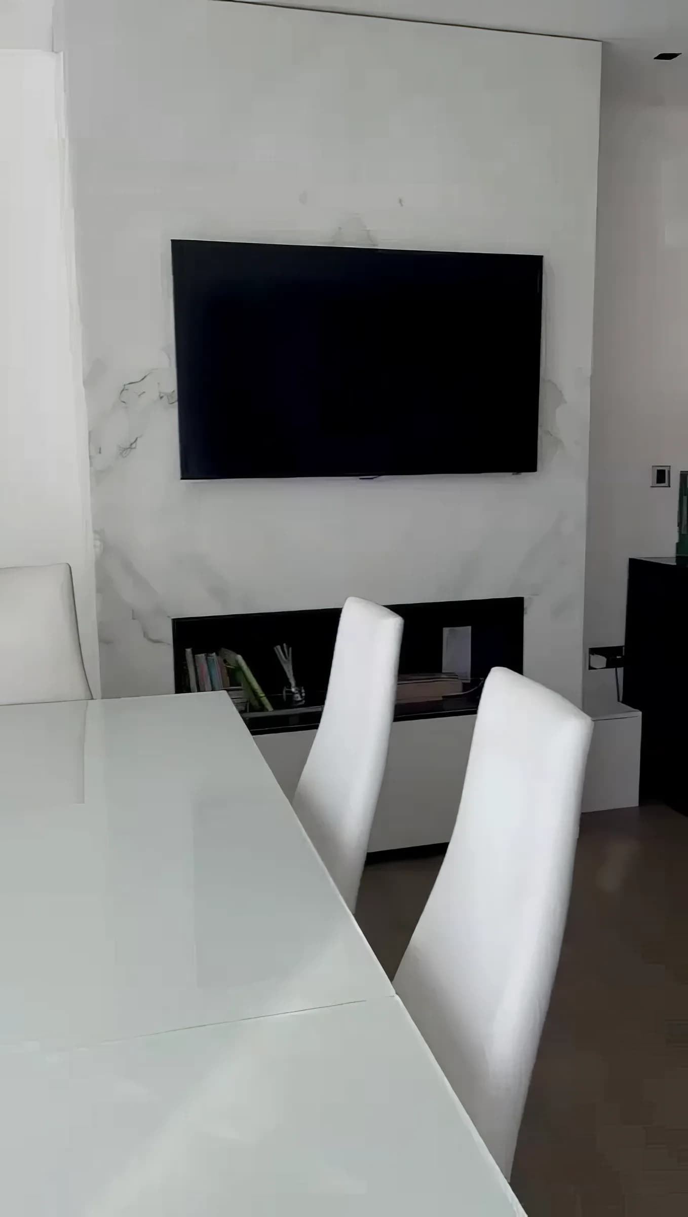 Inviting entire apartment near Wolfe House 389 Kensington High Street in London - photo 4