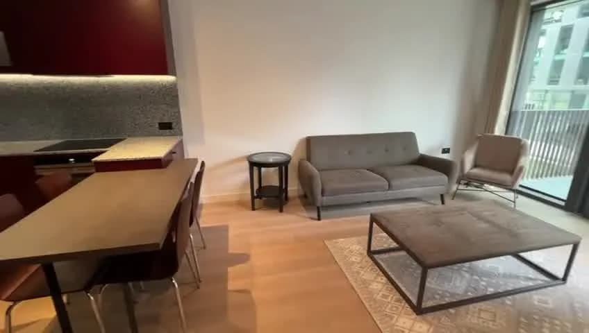 Elegant city apartment near Viaduct Gdns in London - photo 1