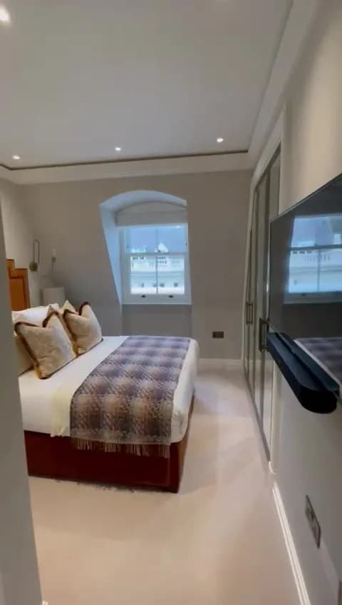 Kensington city apartment near Prince Of Wales Terrqace in London - photo 1