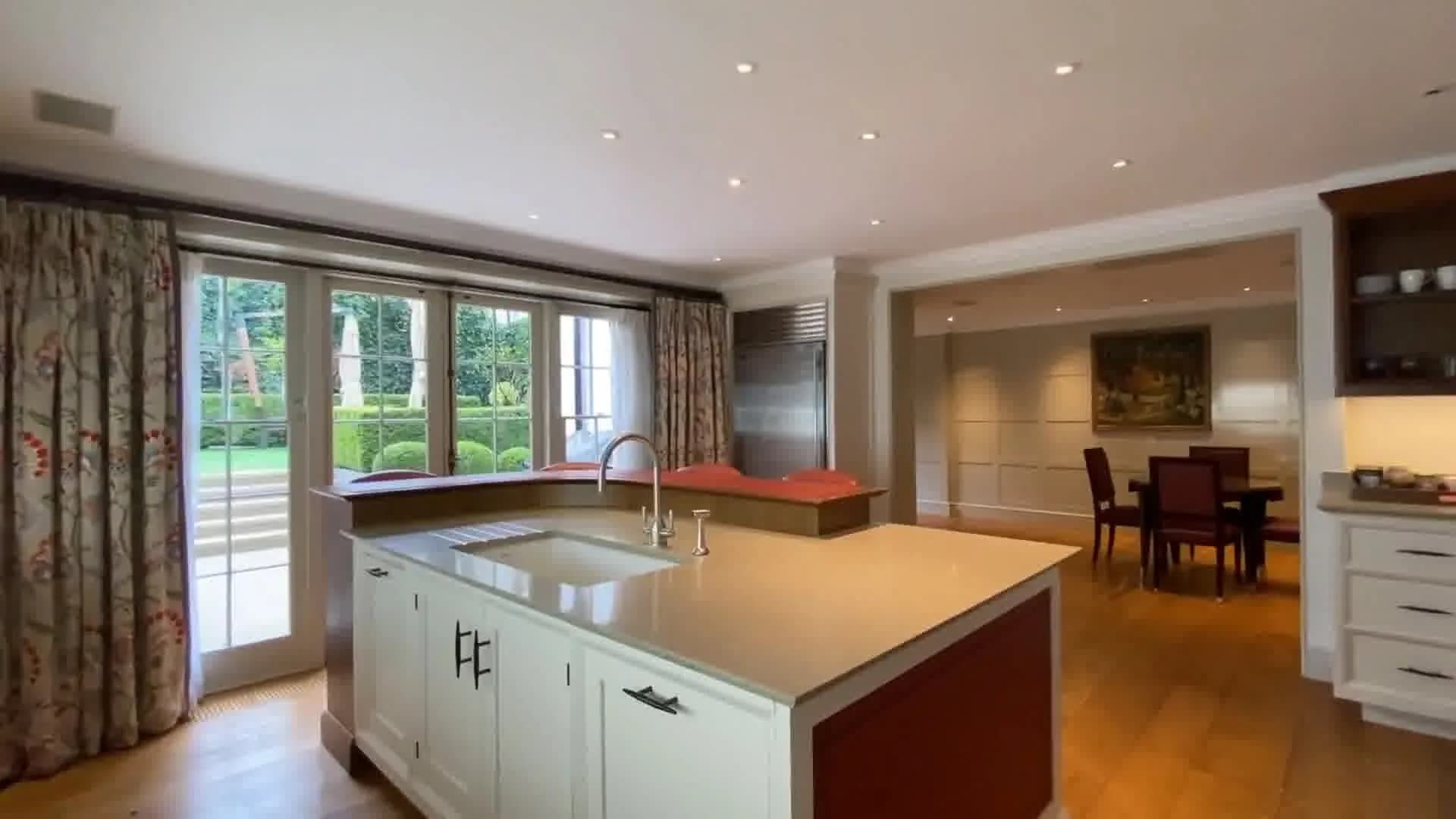 Hyde Park entire apartment near Hyde Park Gate in London - photo 5
