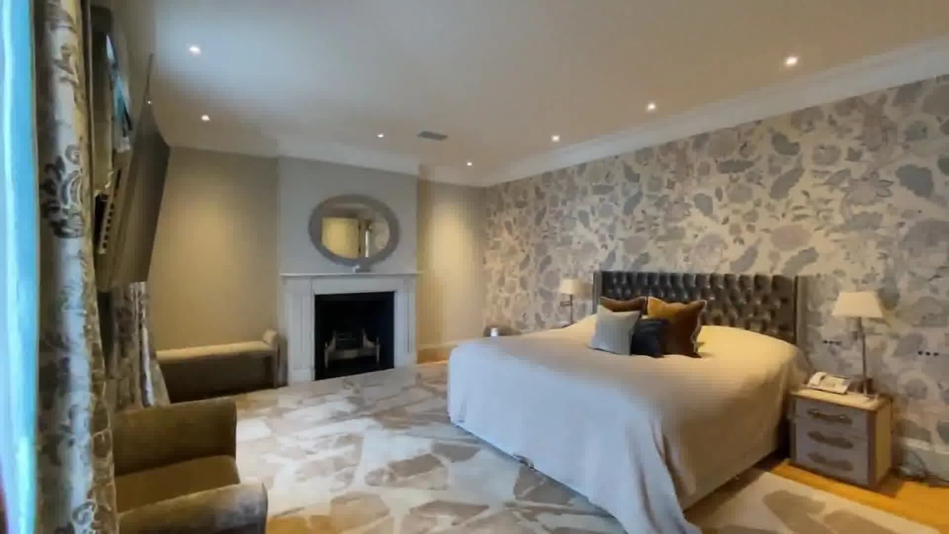 Hyde Park entire apartment near Hyde Park Gate in London - photo 8