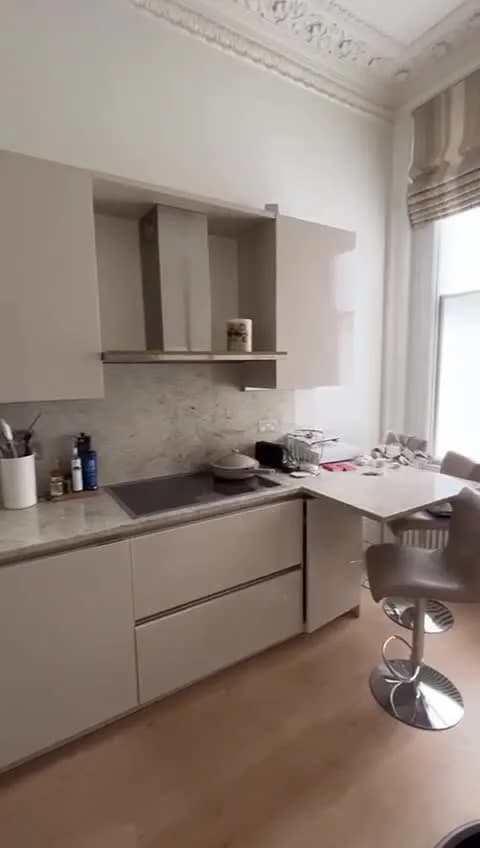 London entire apartment near Stafford Terrace in London - photo 4