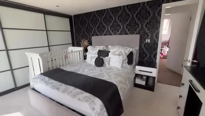 Lampard Grove entire apartment in London in London - photo 12