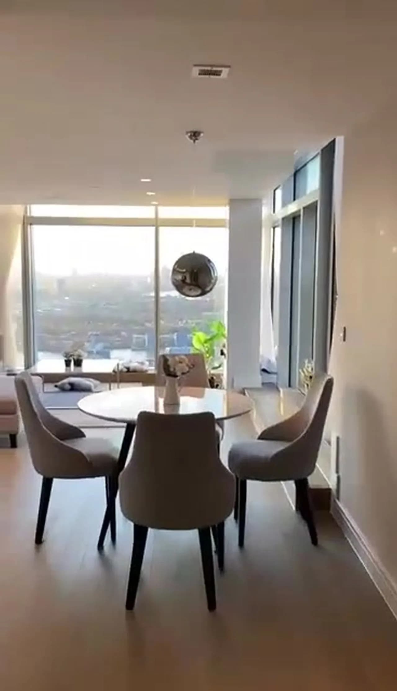 Pan Peninsula Square private apartment in London in London - photo 1