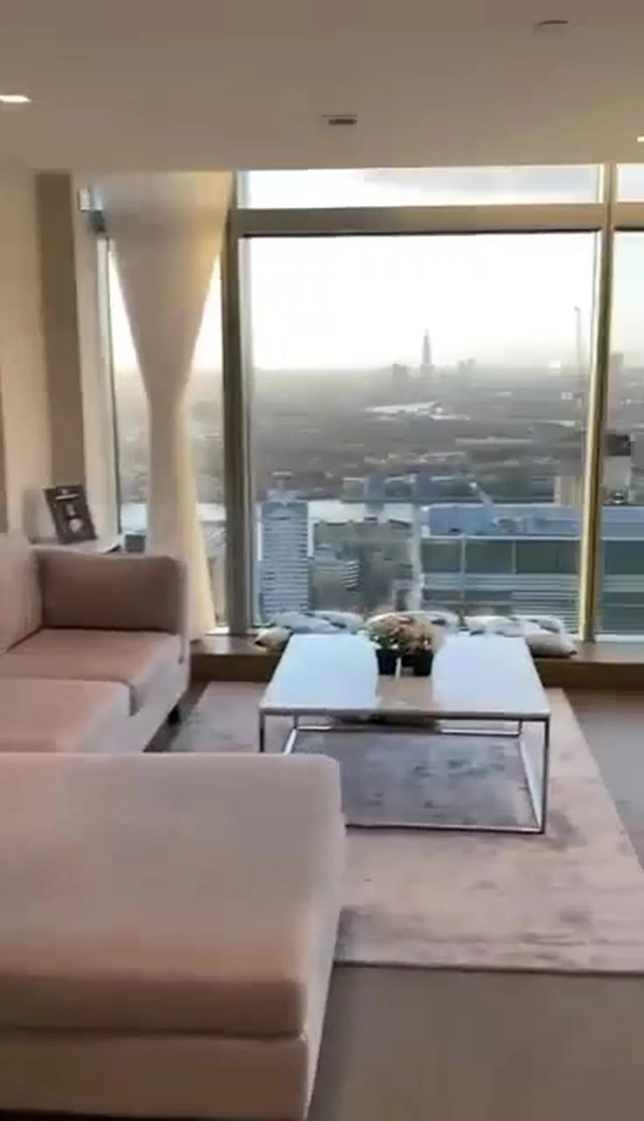 Pan Peninsula Square private apartment in London in London - photo 3