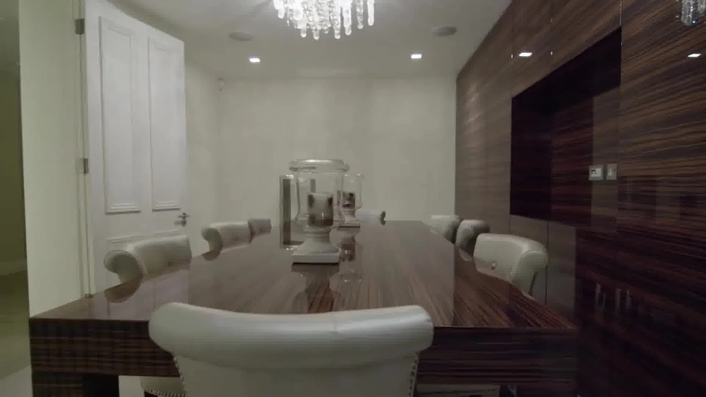 Refined London apartment by Princes Gate in London - photo 8