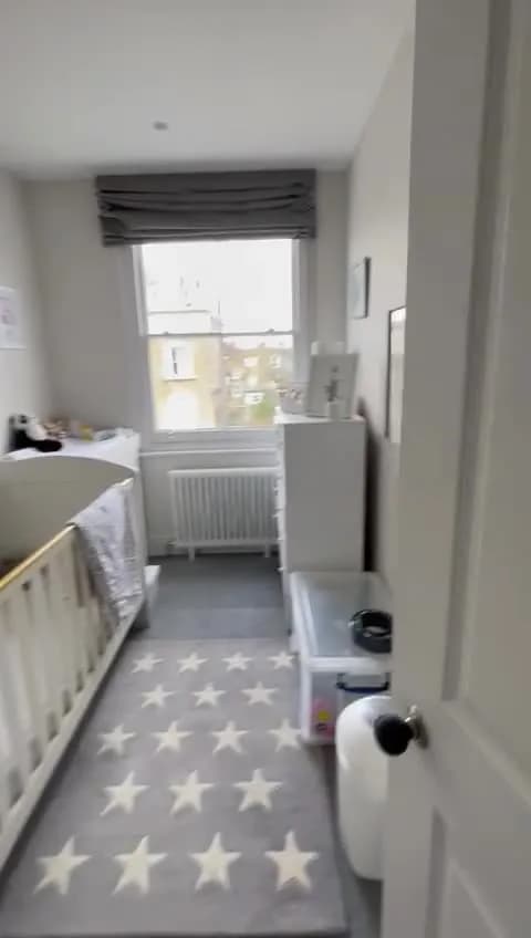 Modern city apartment near Northchurch Road in London - photo 10