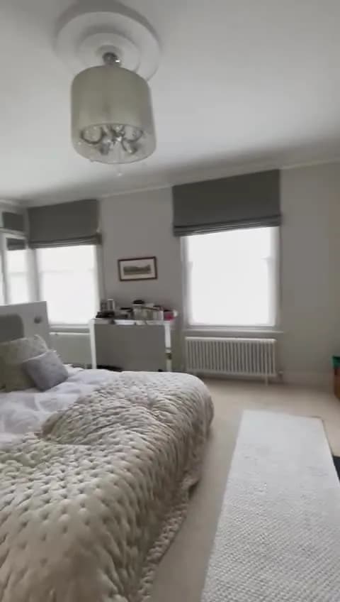 Modern city apartment near Northchurch Road in London - photo 6