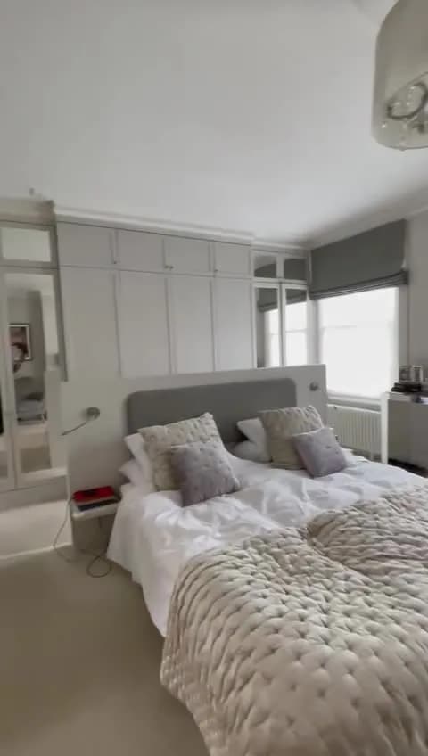 Modern city apartment near Northchurch Road in London - photo 7