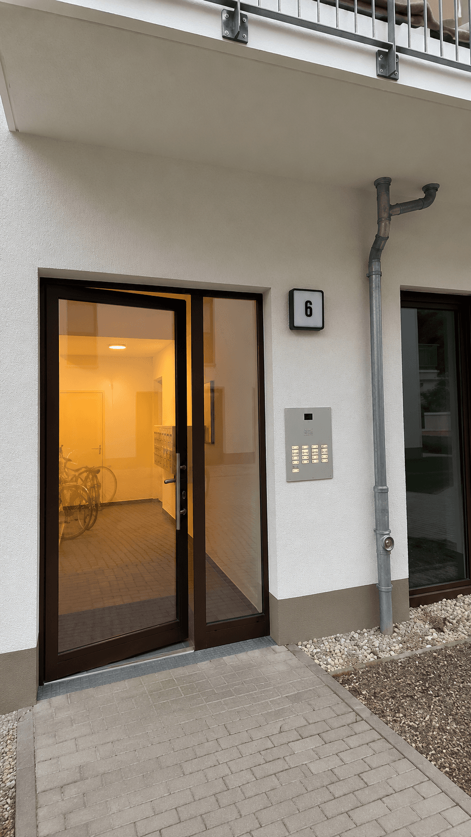 Cozy 1-Bedroom Apartment with Balcony in Berlin in Berlin - photo 4