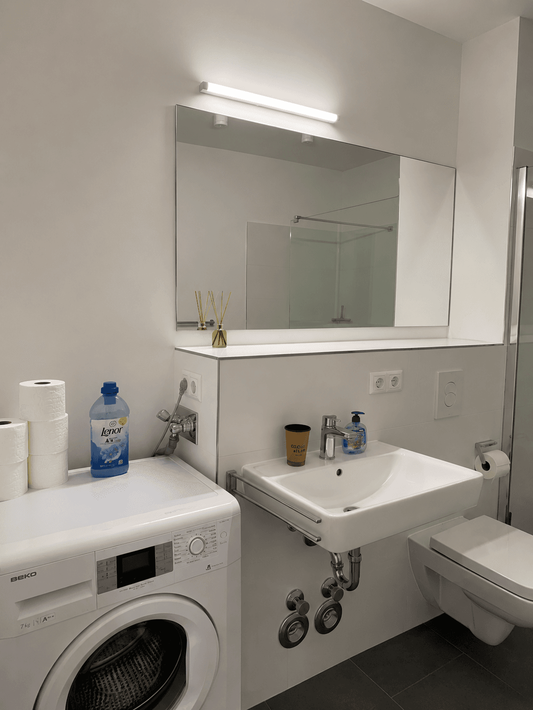 Cozy 1-Bedroom Apartment with Balcony in Berlin in Berlin - photo 12
