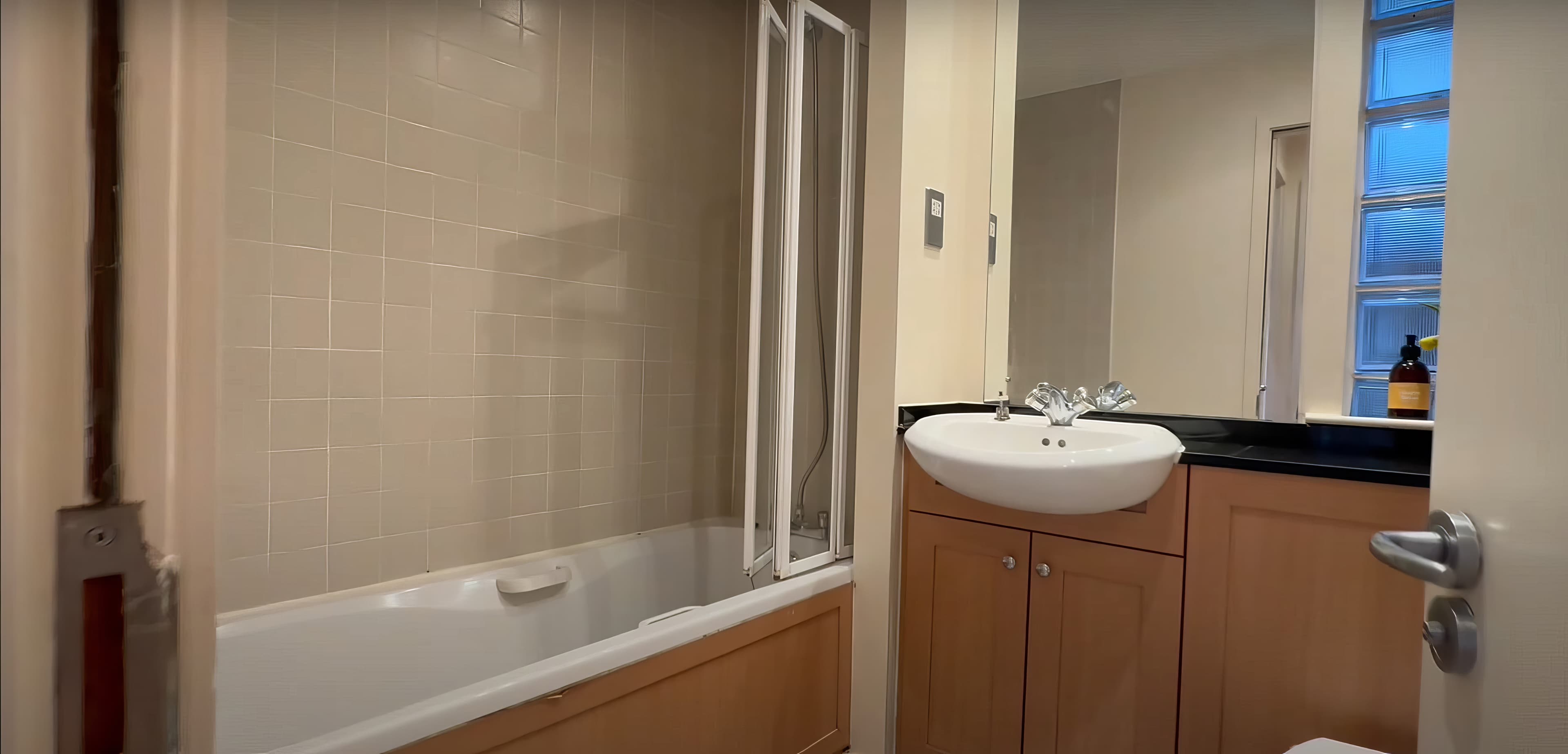 Dublin apartment stay near Milltown Hall in Dublin - photo 10