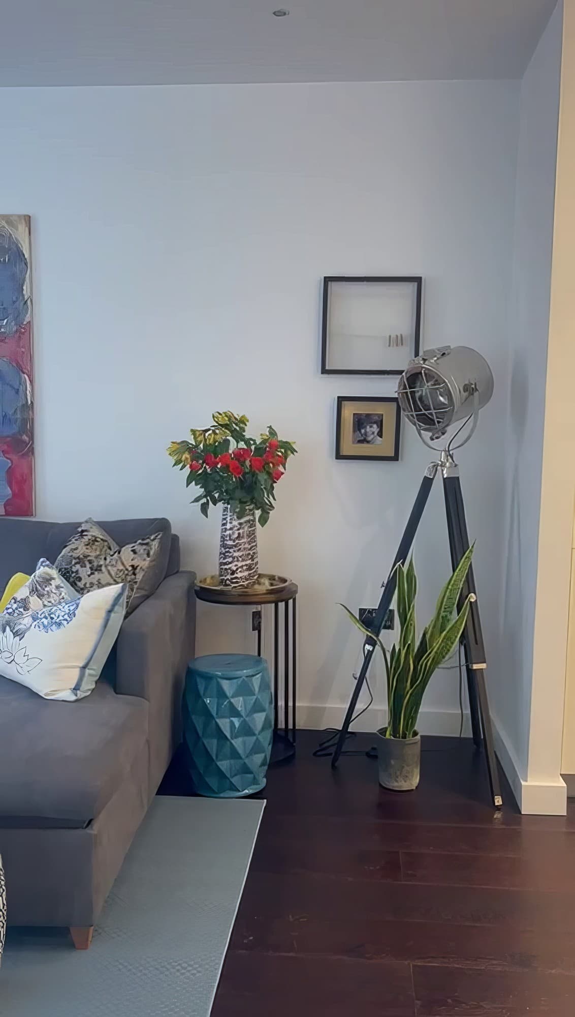 Calm city apartment near Charles Clowes Walk in London - photo 2