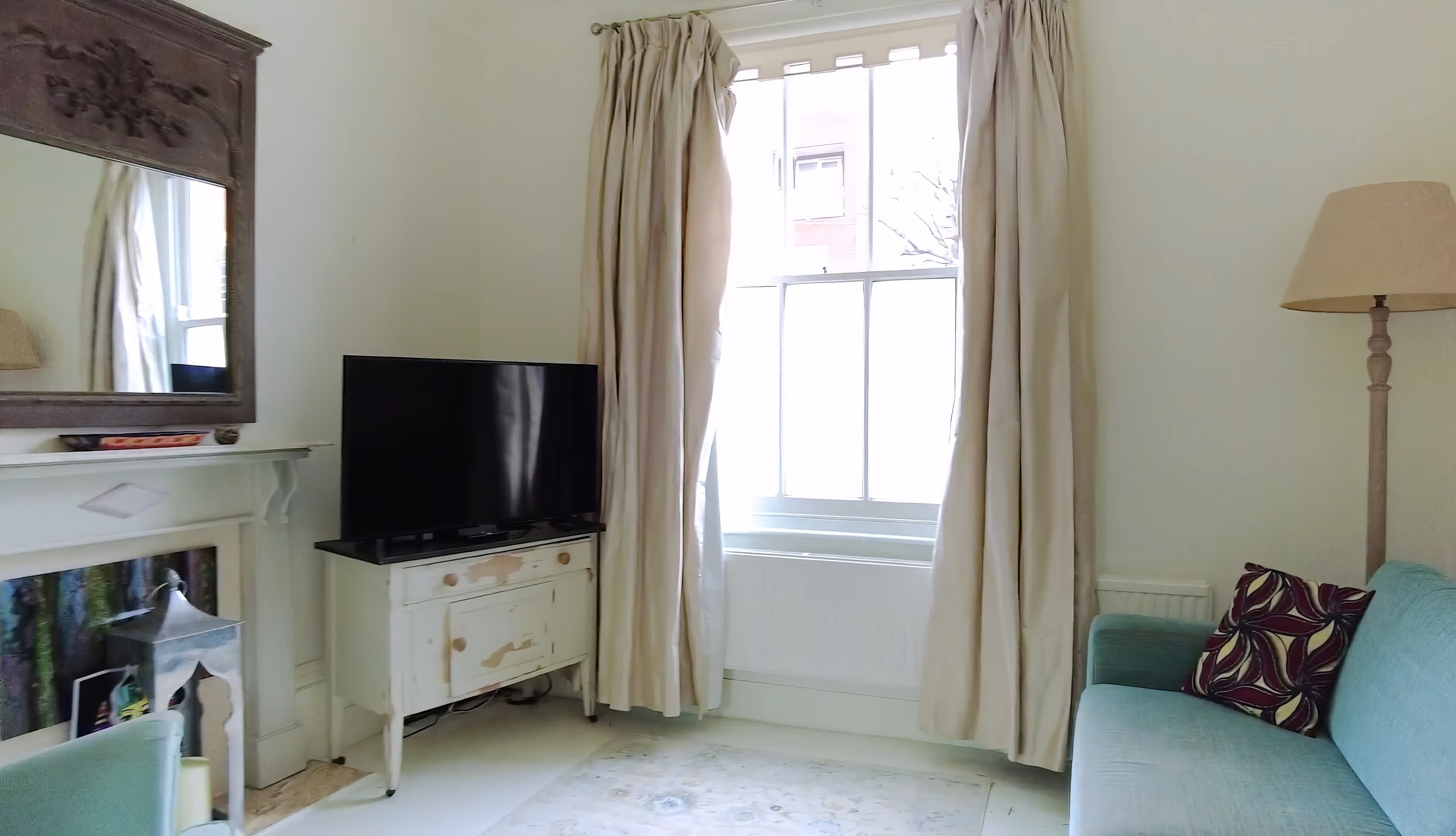 E Arbour St private apartment in London in London - photo 1