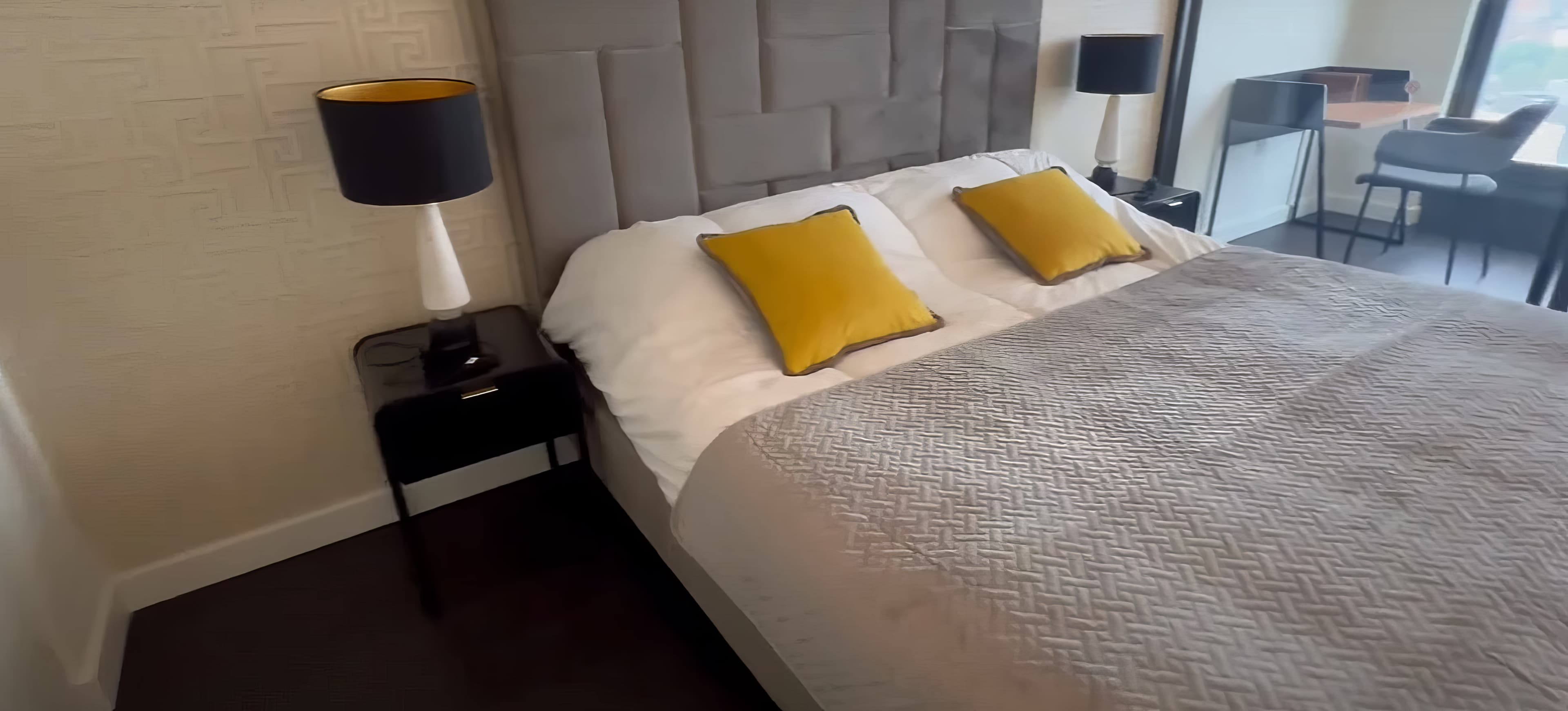 Bright apartment stay near Bondway in London - photo 12