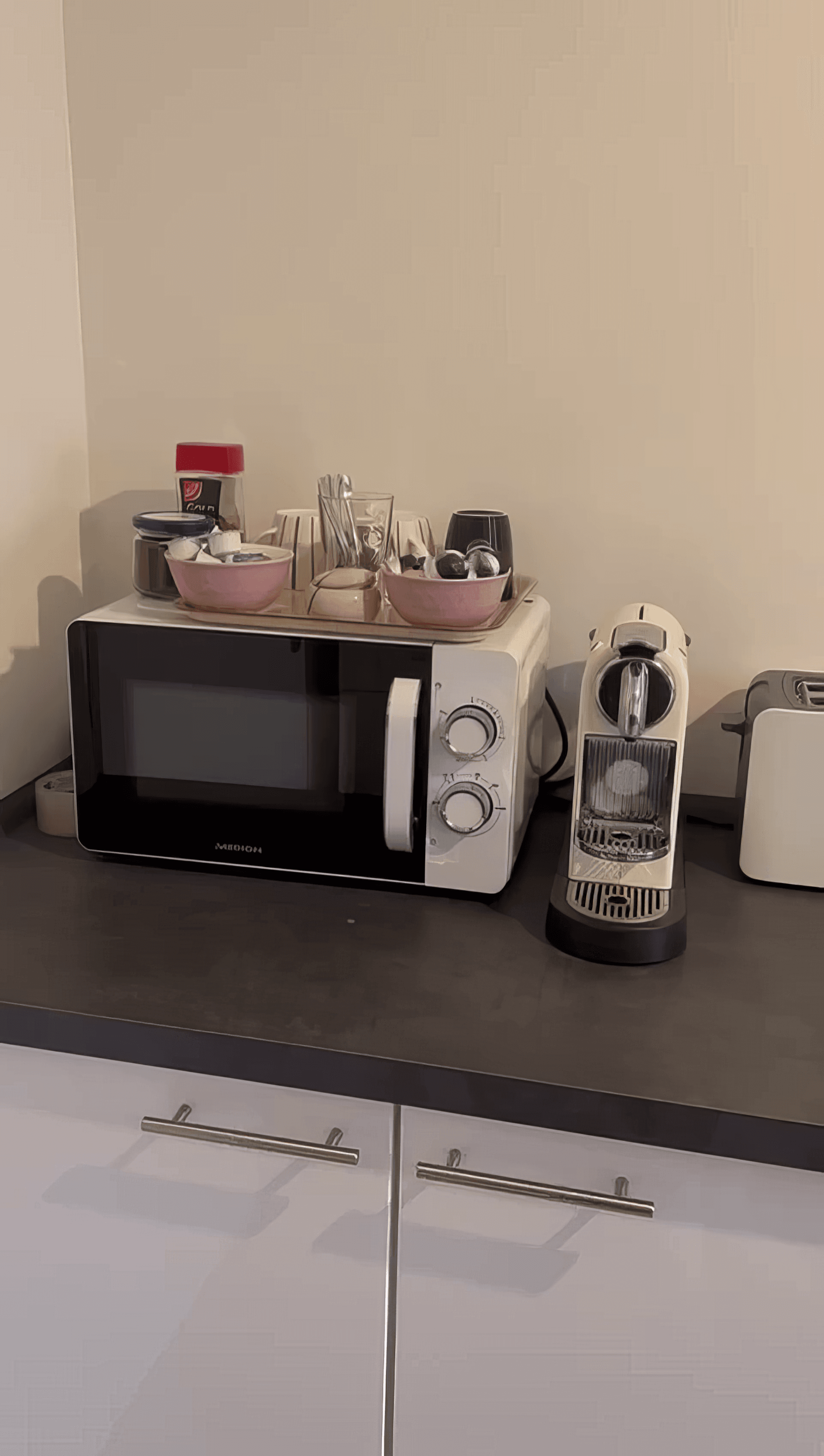 Refined apartment near Eggmühler Str. in Munich - photo 7
